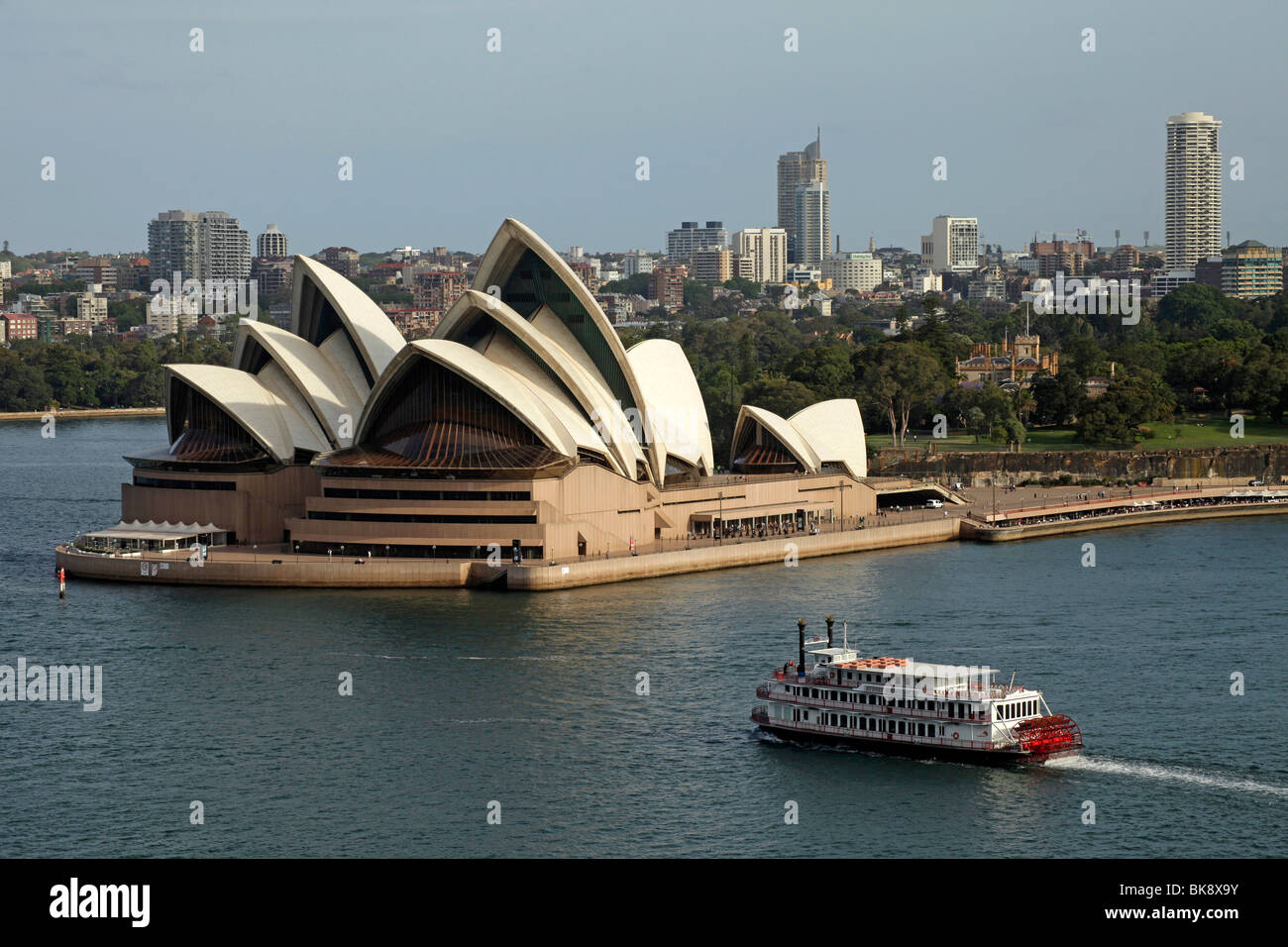 L'opéra et ferry dans Sydney, New South Wales, Australia Banque D'Images