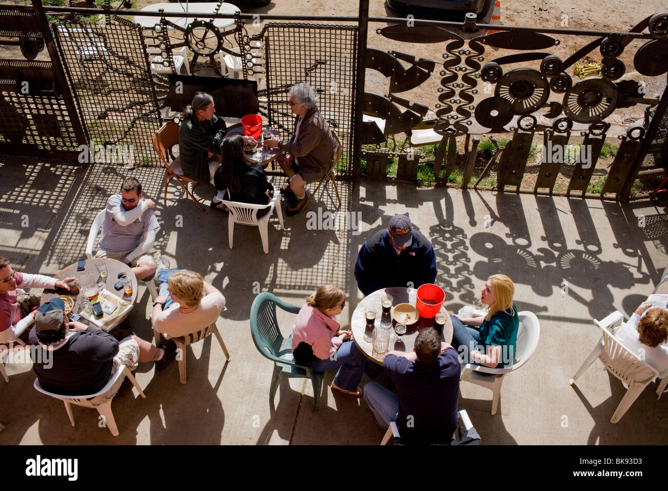 Brasserie du coin a John Payne sculptures, River Arts District, Asheville, Caroline du Nord. Banque D'Images