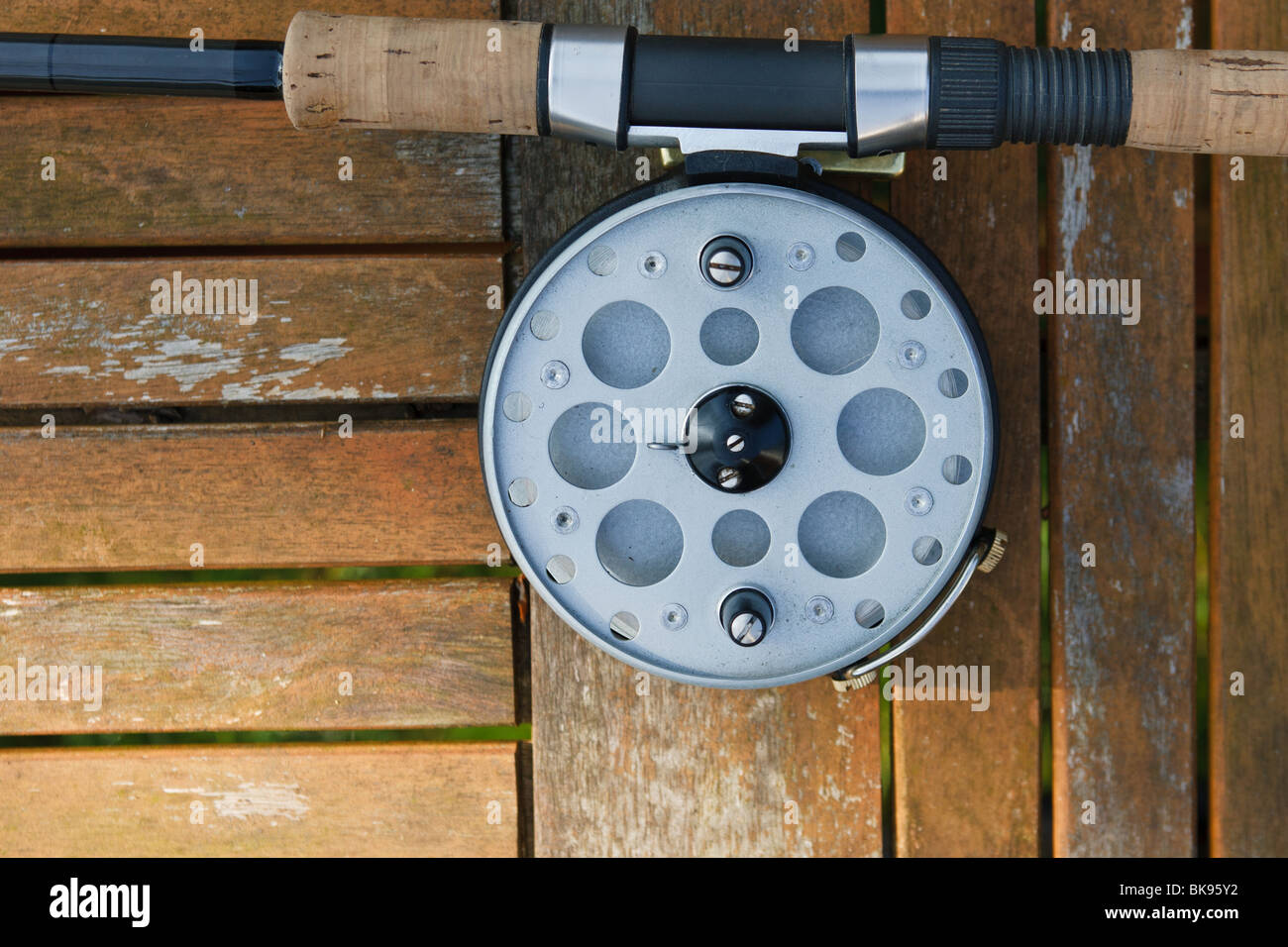 Cour suprême du Tambour Royal Avon centerpin, Vintage fishing tackle Photo  Stock - Alamy