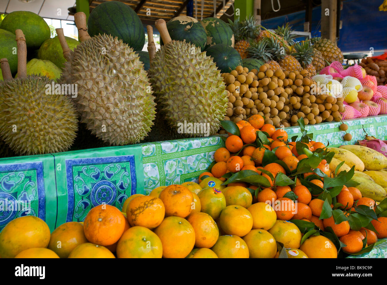 Stand de fruits sur la plage de Lamai, l'île de Ko Samui, Thaïlande, Asie Banque D'Images