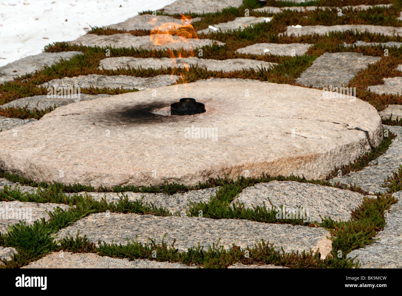 Flamme éternelle à la tombe de John F Kennedy au Arlington National Cemetery Banque D'Images