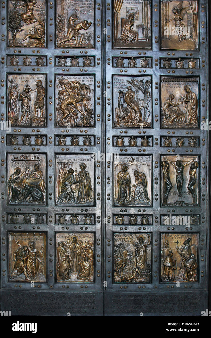 Porta Santa, porte Sainte, Basilique Saint-Pierre, centre historique, Cité  du Vatican, Italie, Europe Photo Stock - Alamy