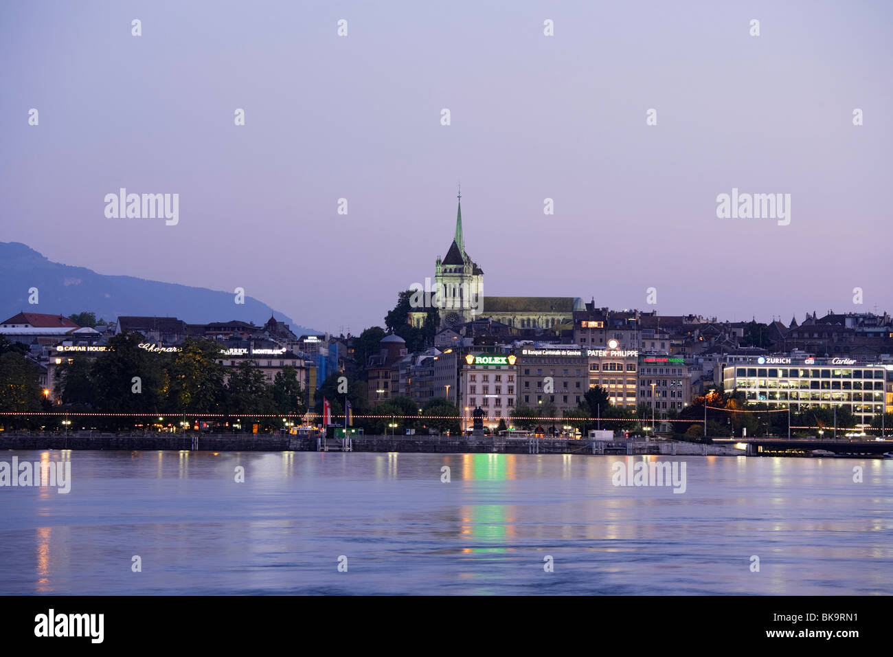 Cathédrale Saint-Pierre dans la soirée, Genève, Canton de Genève, Suisse Banque D'Images