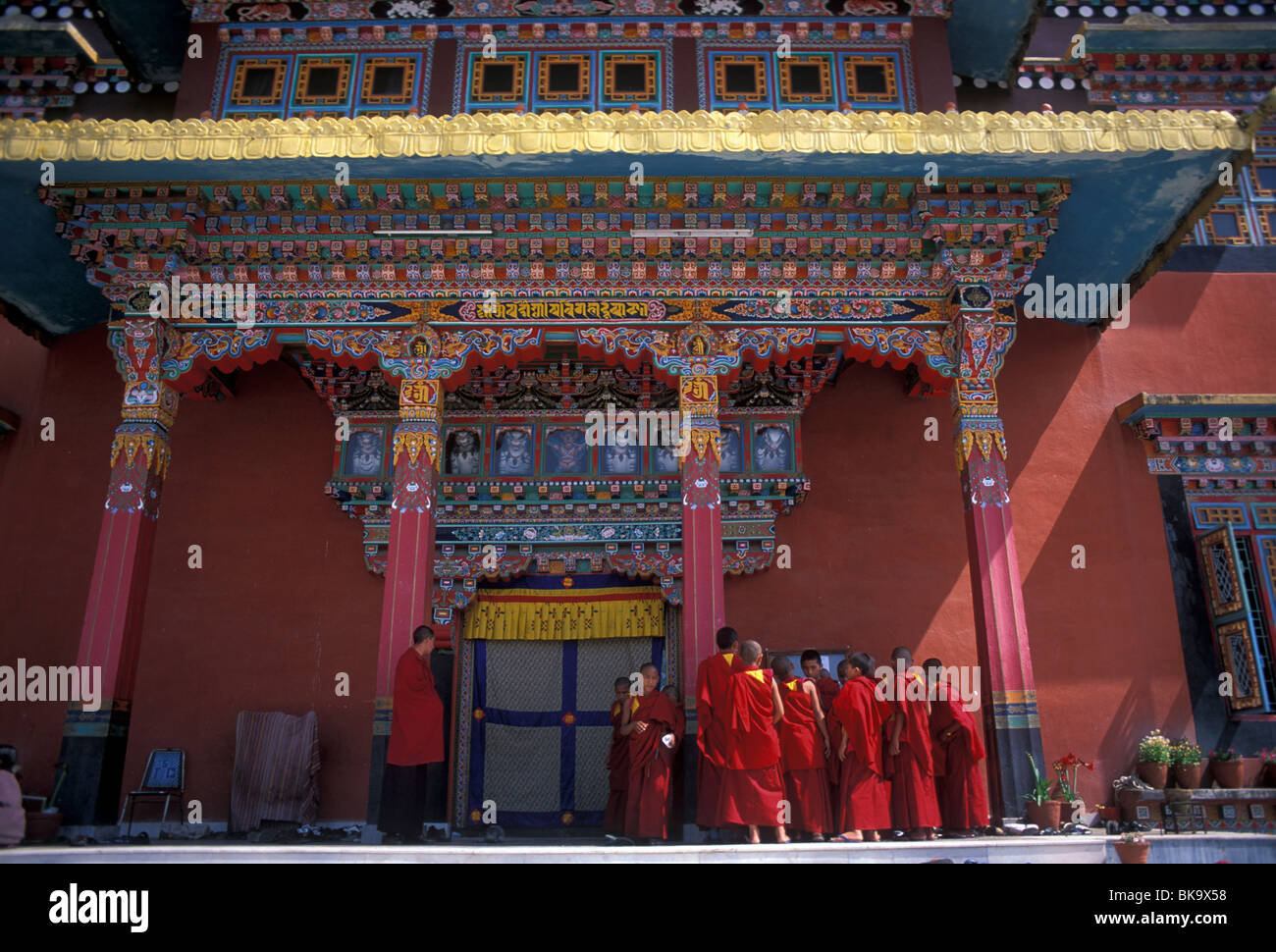 Katmandou - Monastero buddhista dello nei pressi di stupa Bodhnath/ Katmandou - monastère bouddhiste près du stupa de bodnath Banque D'Images