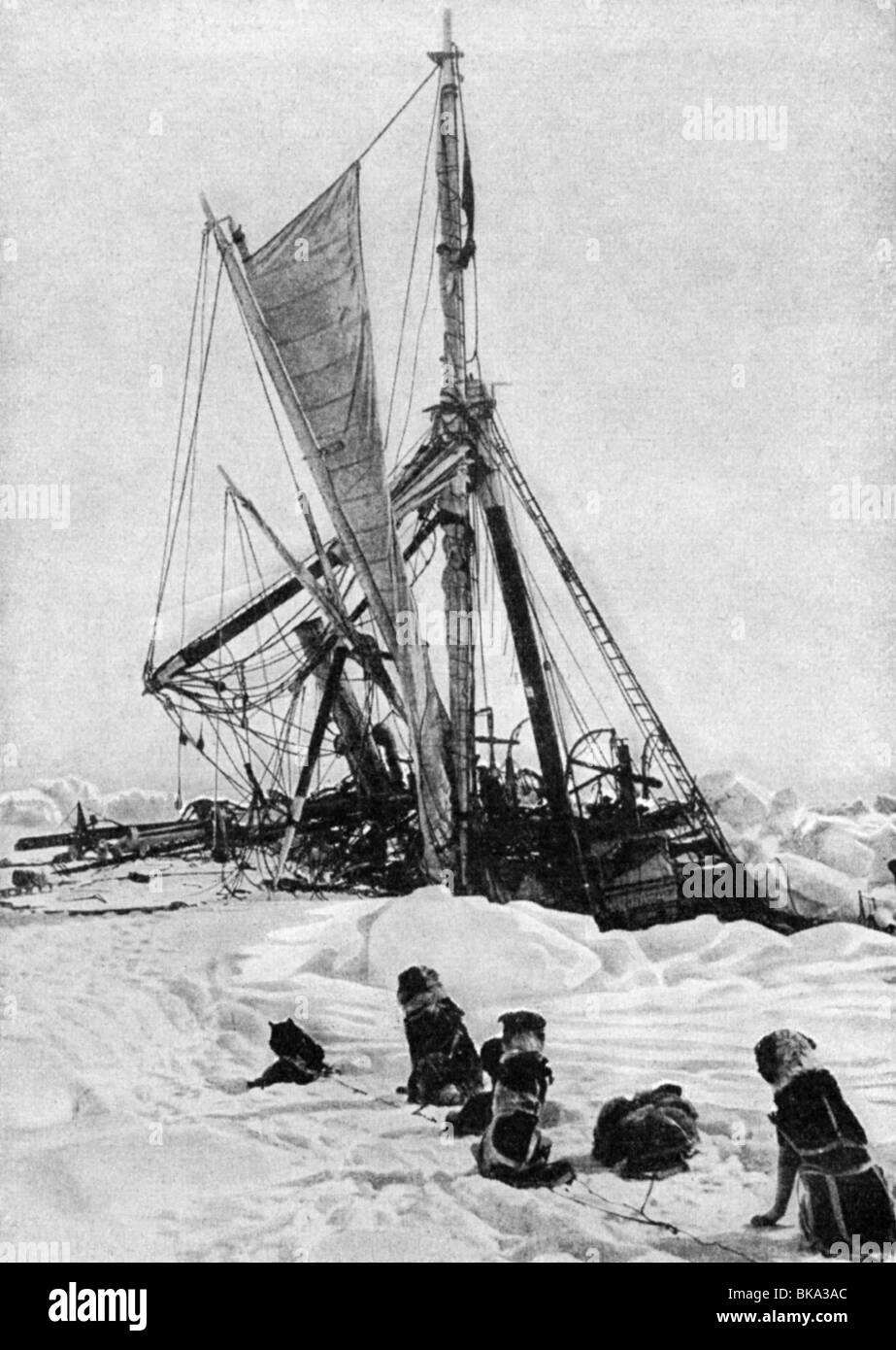 Shackleton, Ernest, 15.2.1874 - 5.1.1922, explorateur polaire britannique,  expédition au pôle Sud 1914 - 1917, le navire 'Endurance' dans le pack ICE  1914, après photo Photo Stock - Alamy
