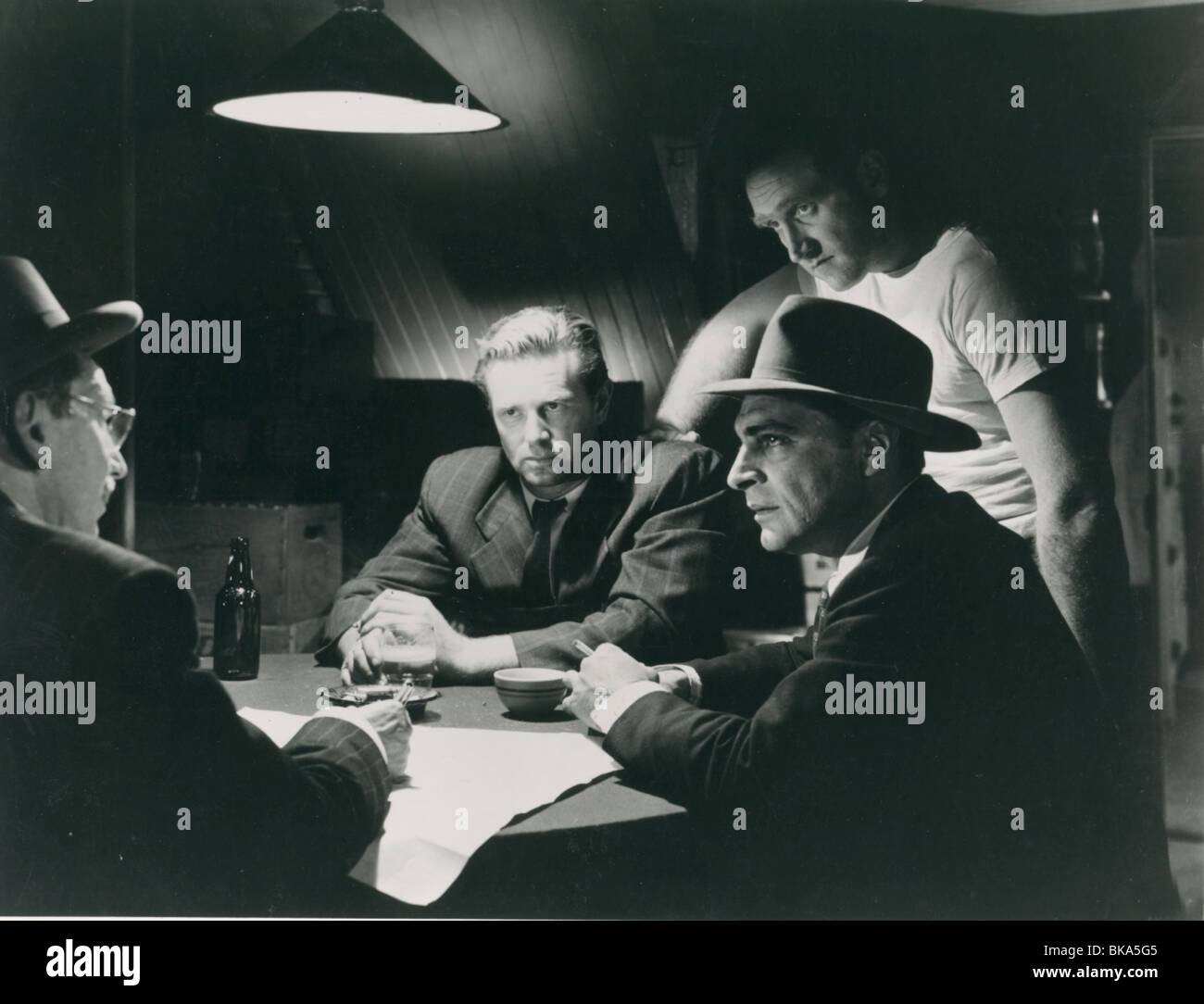 L'Asphalt Jungle (1950) Sterling Hayden, JAMES WHITMORE AJU 005P Banque D'Images