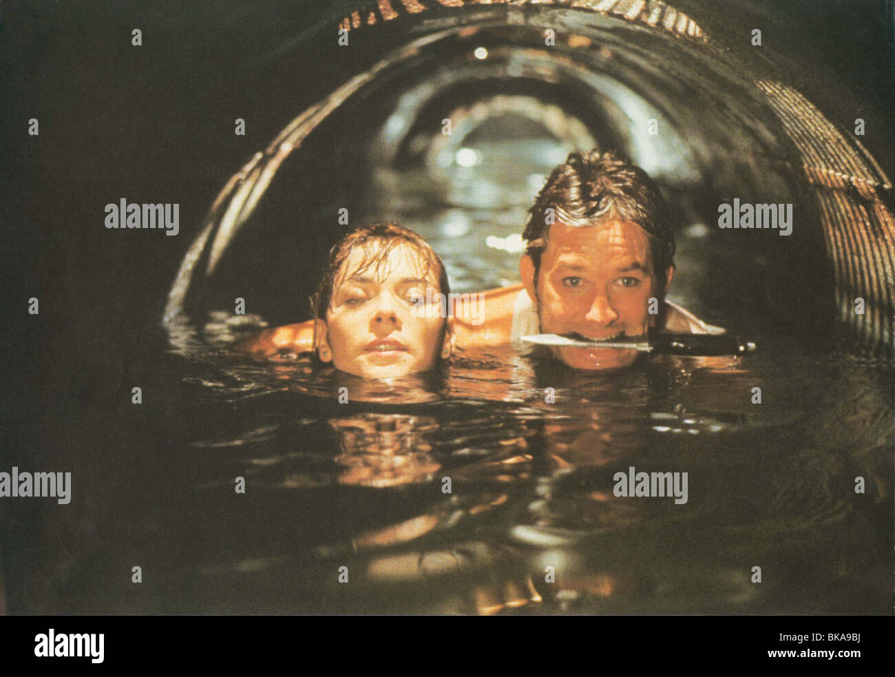 BIG TROUBLE IN LITTLE CHINA (1986) Kim Cattrall, Kurt Russell BTCA FOH 006 Banque D'Images