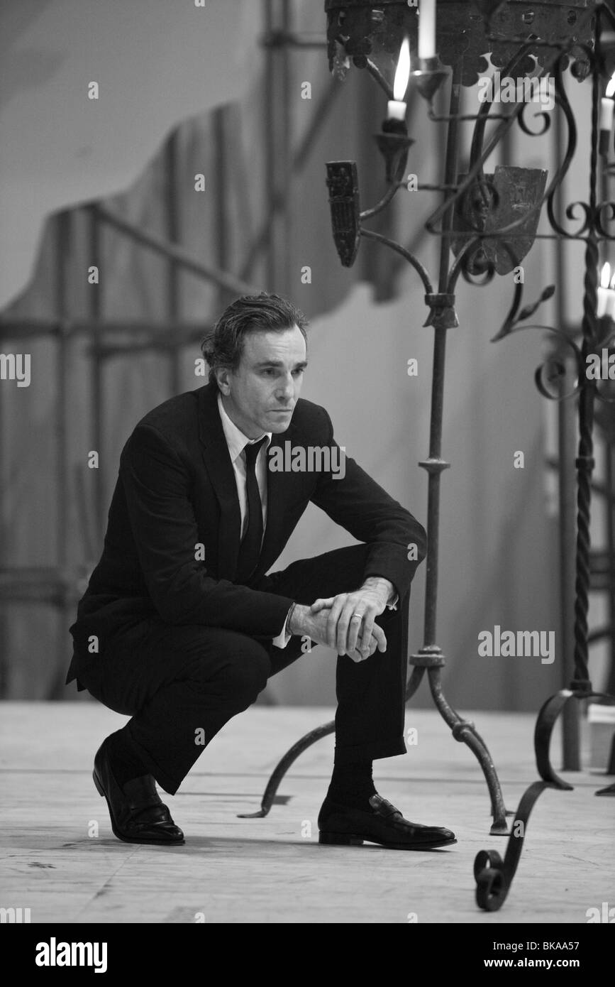 Neuf Année : 2009 USA Réalisateur : Rob Marshall Daniel Day-Lewis basé sur le film de Fellini 8 1/2 Banque D'Images