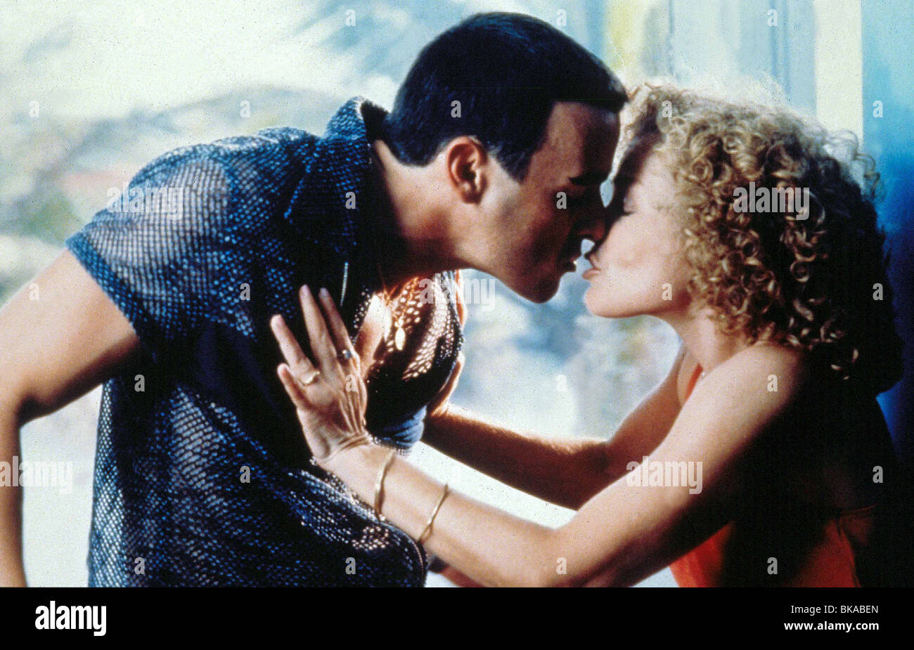 BOSSA NOVA (1999) MISS SIMPSON (ALT) ALEXANDRE BORGES, AMY IRVING KISSING BOSN 002 Banque D'Images