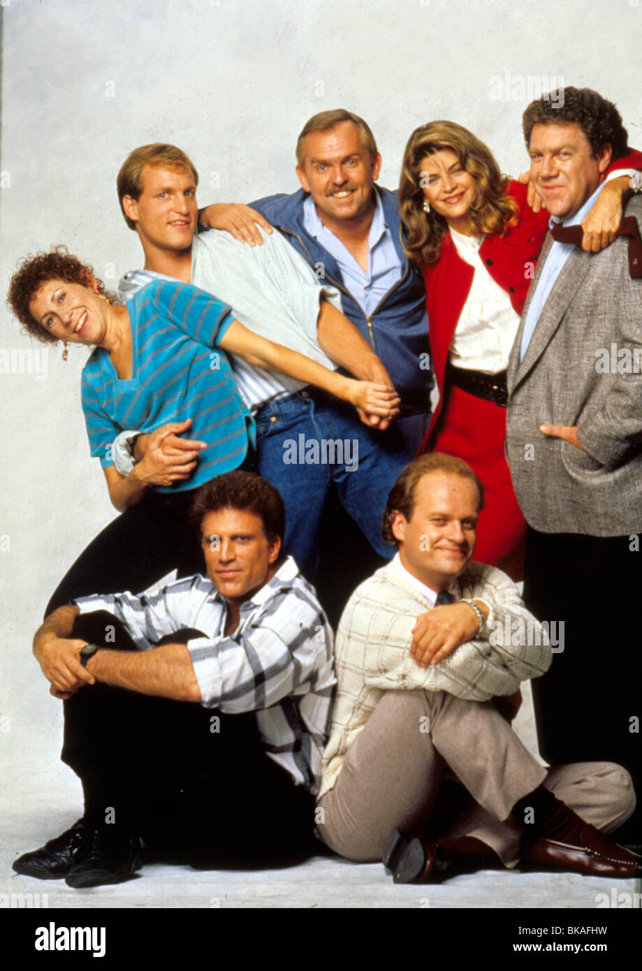 Films Et Séries Tv Avec George Wendt CHEERS (TV) RHEA PERLMAN, Ted Danson, Woody Harrelson, JOHN RATZENBERGER,  Kelsey Grammer, Kirstie Alley, GEORGE WENDT RSC 060 Photo Stock - Alamy