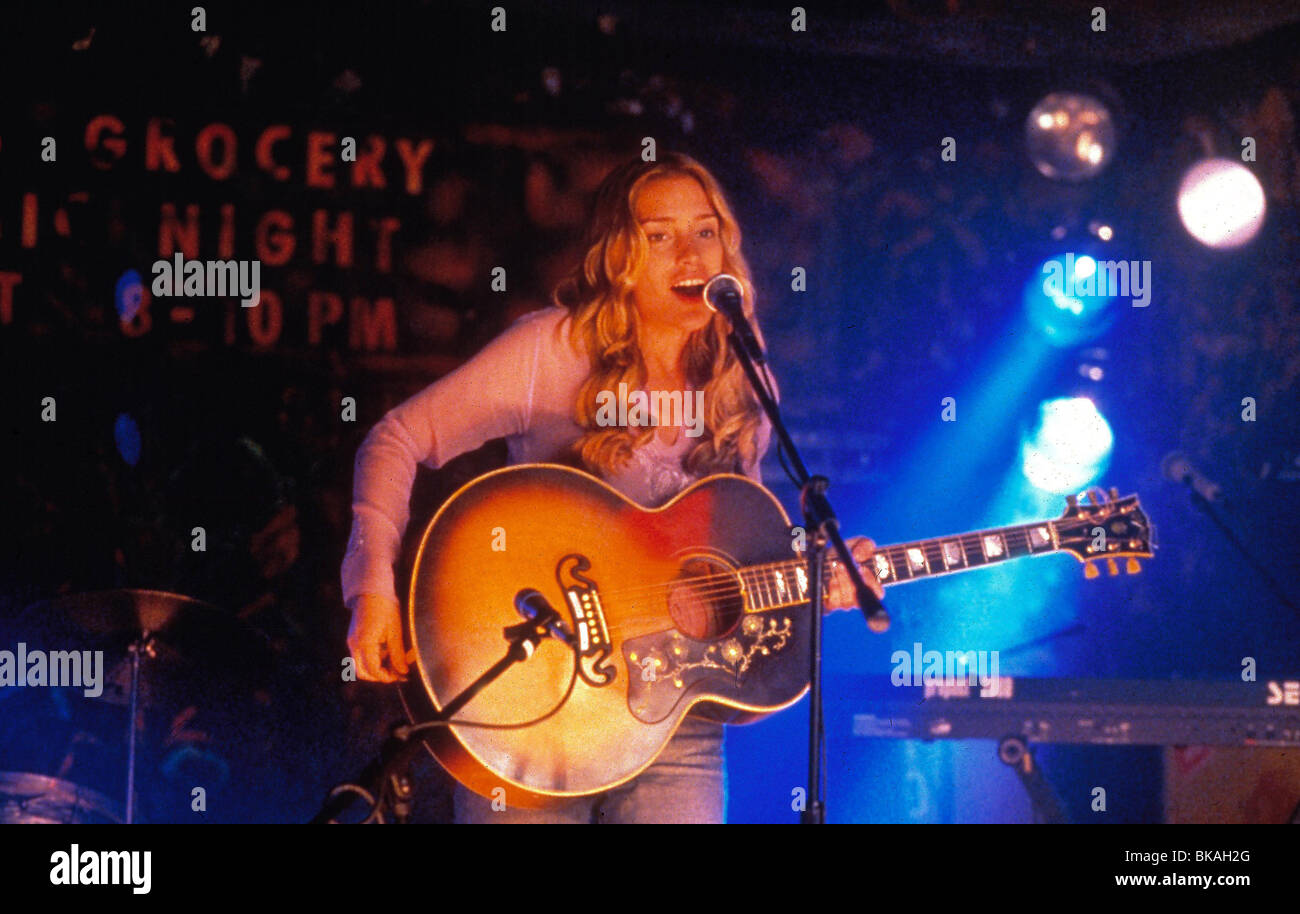 COYOTE UGLY -2000 PIPER PERABO Banque D'Images