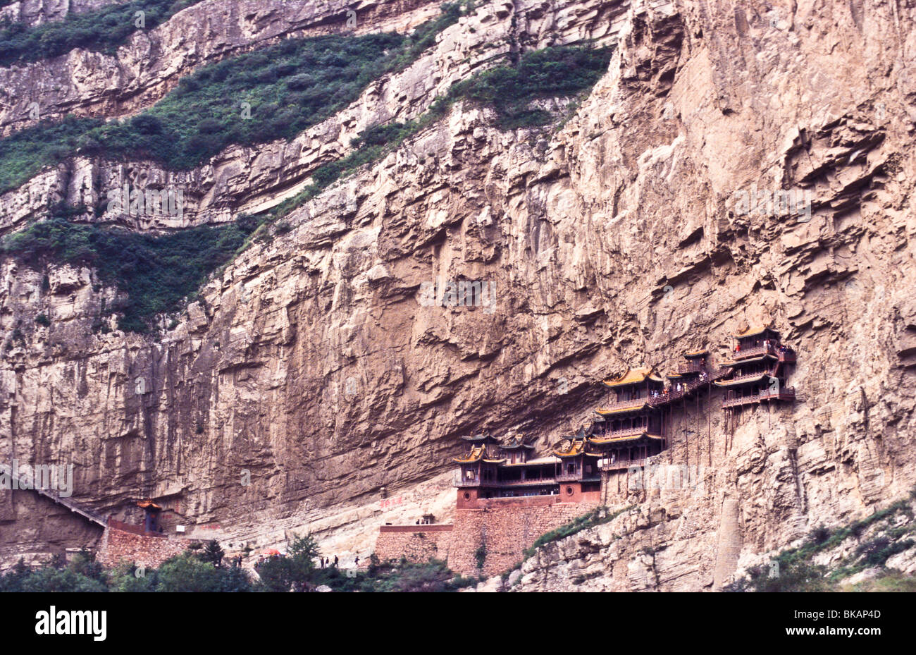 Le suspendu dans l' air, monastère Xuankong Si correctement connu comme précaire, se bloque au large de la chaîne de montagnes Heng Shan. Banque D'Images