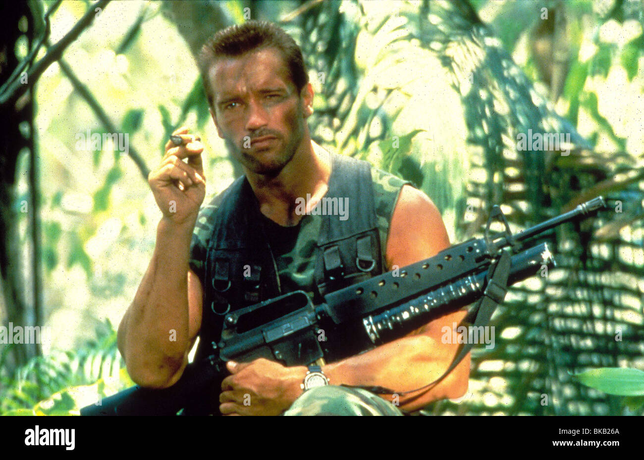 PREDATOR (1987), Arnold Schwarzenegger PRE 016 Banque D'Images
