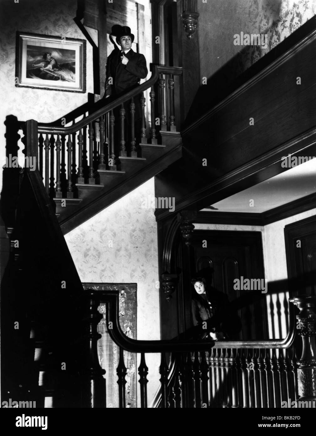 GASLIGHT (1944) CHARLES BOYER, Ingrid Bergman GSL 008P Photo Stock - Alamy