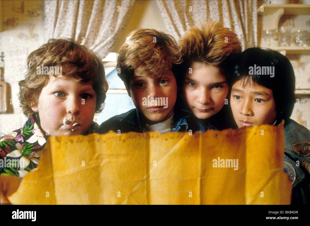 Les GOONIES (1985) JEFF COHEN, Sean Astin, COREY FELDMAN, KE HUY QUAN GOO 008 Banque D'Images