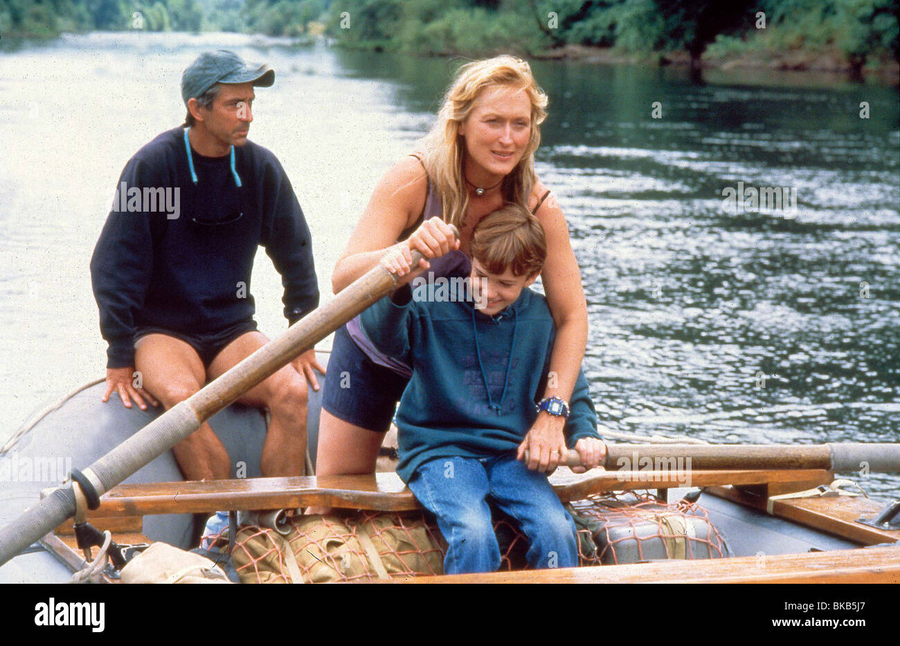 la-riviere-sauvage-1994-david-strathairn-meryl-streep-joseph-mazzello-096-trvw-bkb5j7.jpg