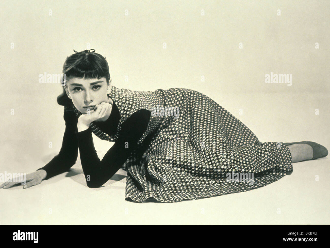 SABRINA FAIR(1954) Sabrina(ALT) Audrey Hepburn AUH 015P Banque D'Images