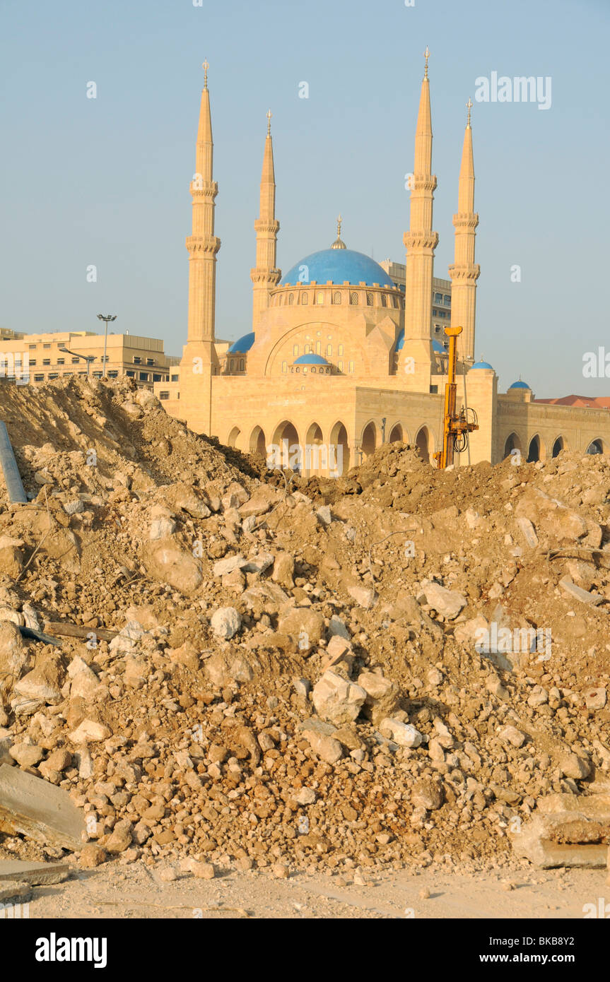Liban BEYROUTH DE RECONSTRUCTION DANS LE CENTRE DE BEYROUTH AVEC Mohammed al-Amin Mosque EN ARRIÈRE-PLAN Banque D'Images