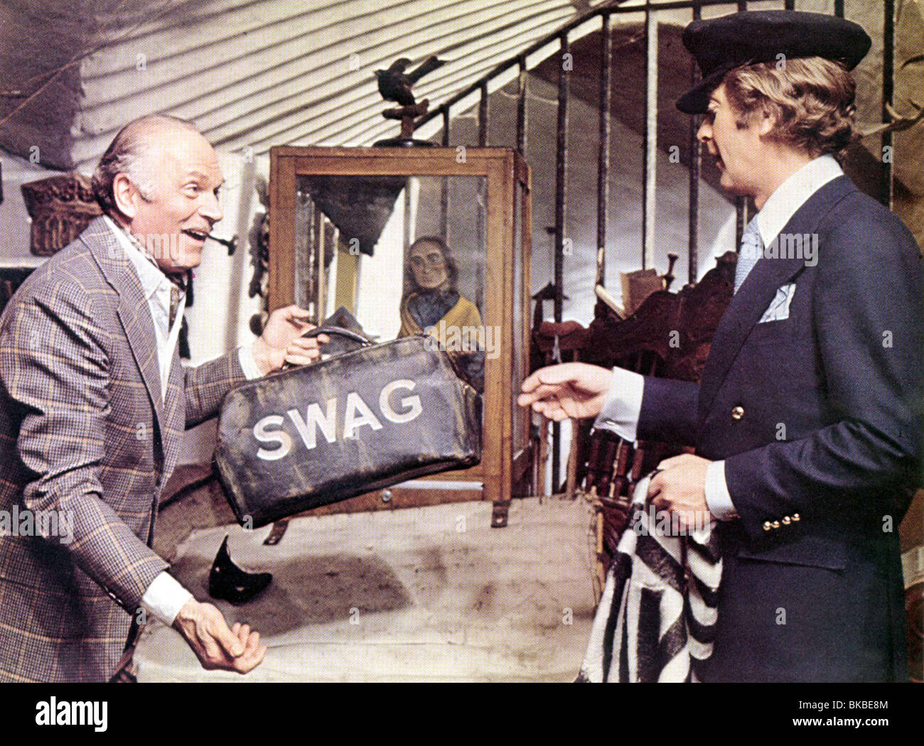 SLEUTH (1972) Laurence Olivier, Michael Caine SLEU FOH 3235 Banque D'Images