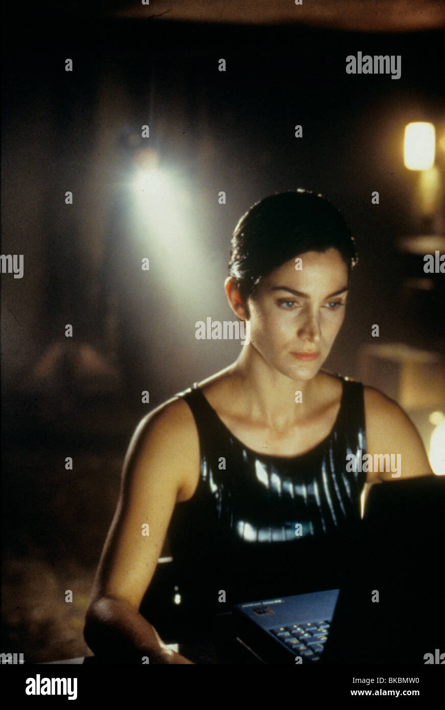 La matrice (1999) CARRIE-ANNE MOSS 020 MTIX Banque D'Images