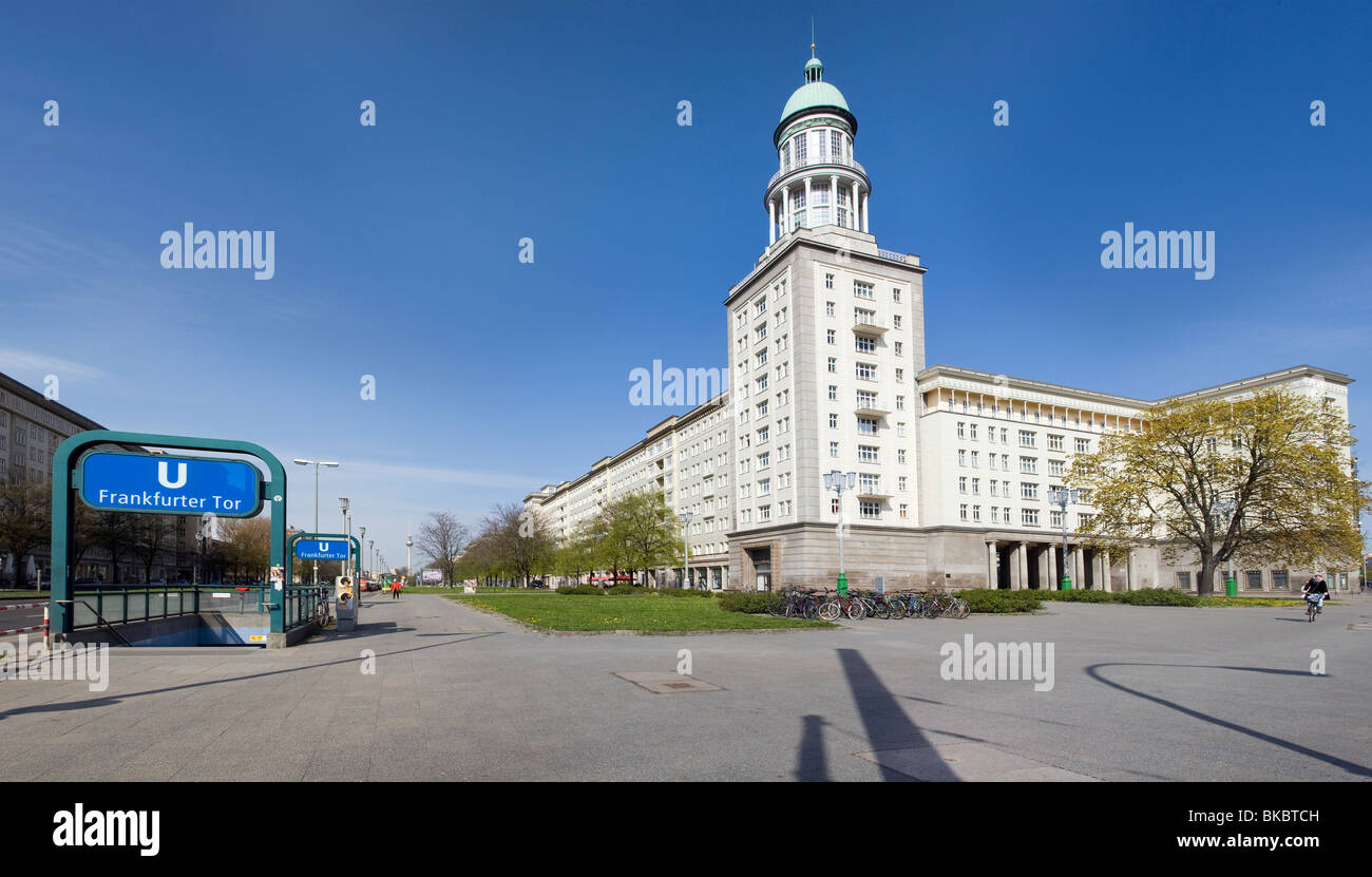 Karl Marx Allee et Frankfurter Tor, Berlin, Allemagne Banque D'Images