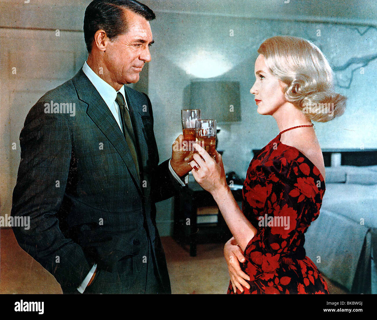 NORTH BY NORTHWEST CARY GRANT, EVA MARIE SAINT CP 001NBNW Banque D'Images