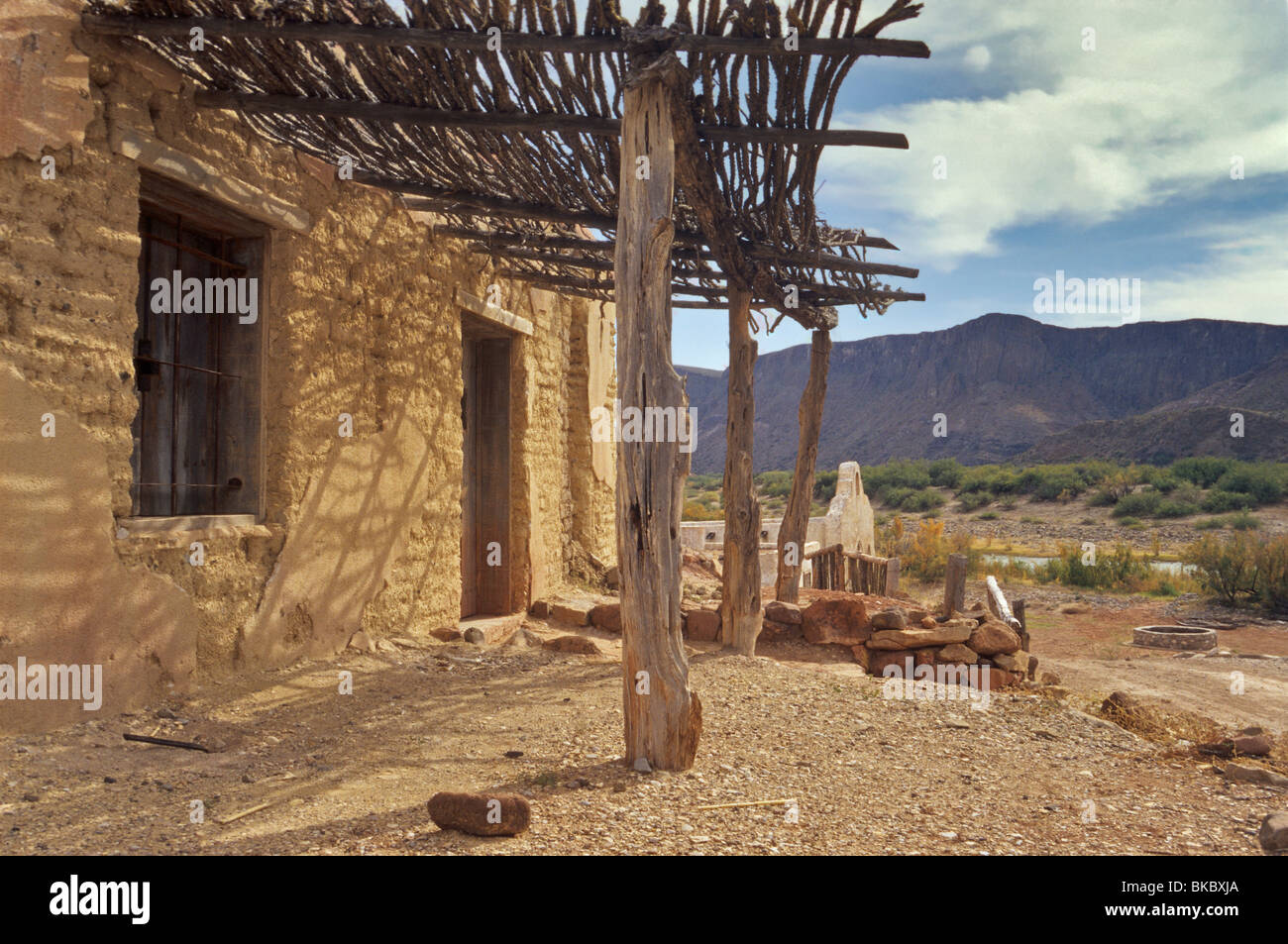 Set de films de Contrabando, utilisé pour faire des parties des miniseries de Lonesome Dove, sur la River Road dans le parc national de Big Bend Ranch, Texas, États-Unis Banque D'Images