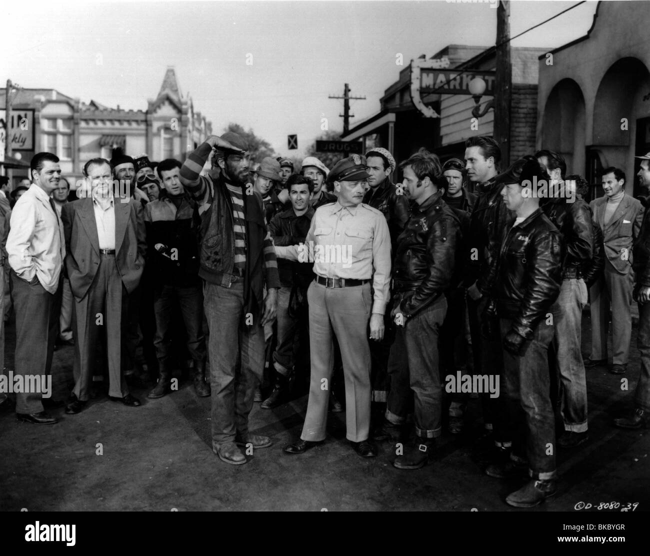 L'INDISCIPLINÉ LEE MARVIN, ROBERT KEITH, Marlon Brando WDON 010P Banque D'Images