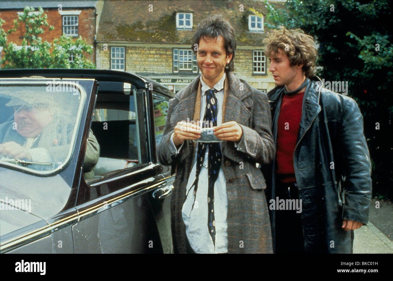 WITHNAIL & I (1987) et j'WITHNAIL RICHARD GRIFFITHS, RICHARD E GRANT, PAUL MCGANN WNI 010 Banque D'Images
