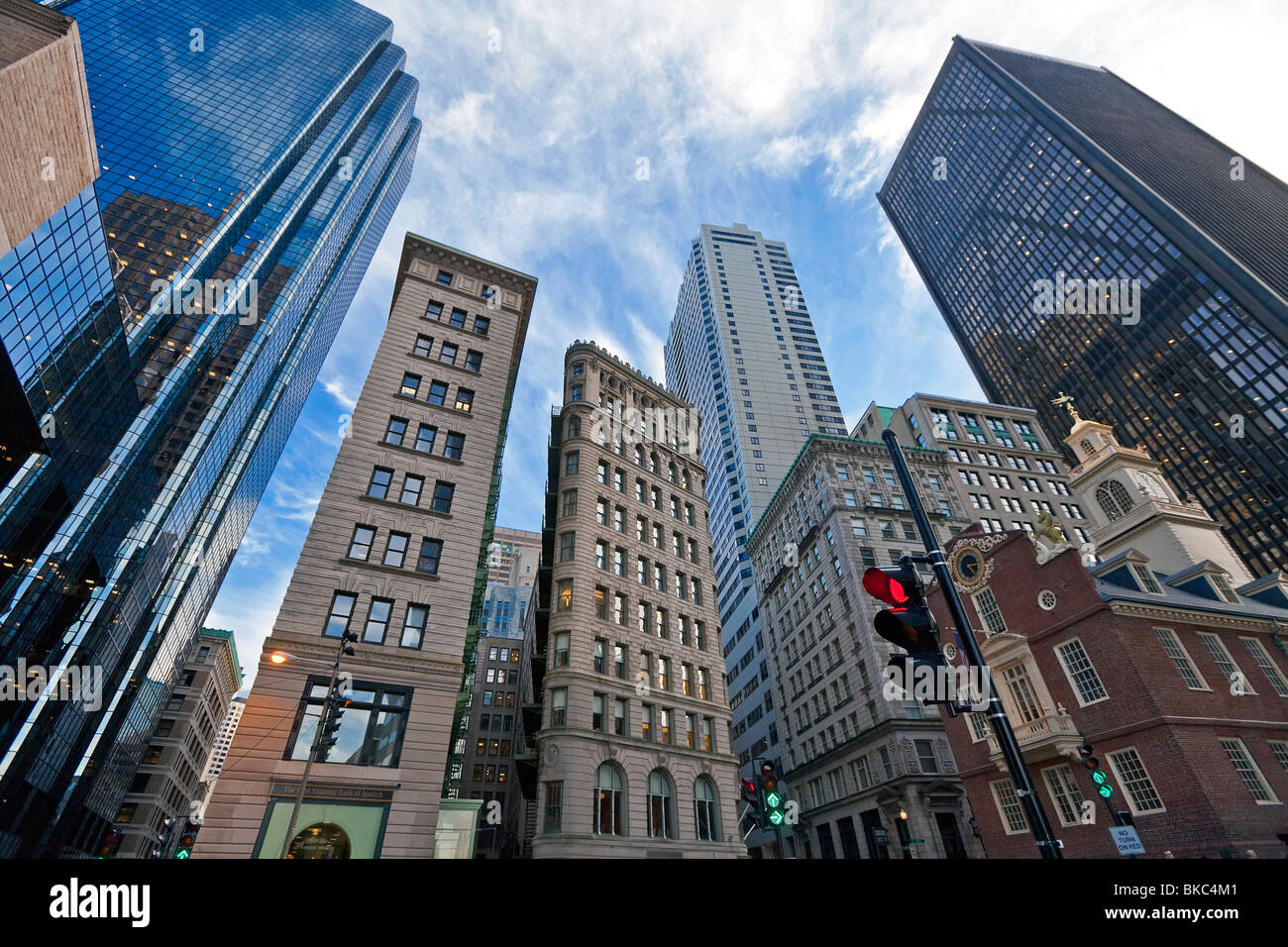 États-unis, Massachusetts, Boston, le centre-ville de Financial District - low angle view Banque D'Images