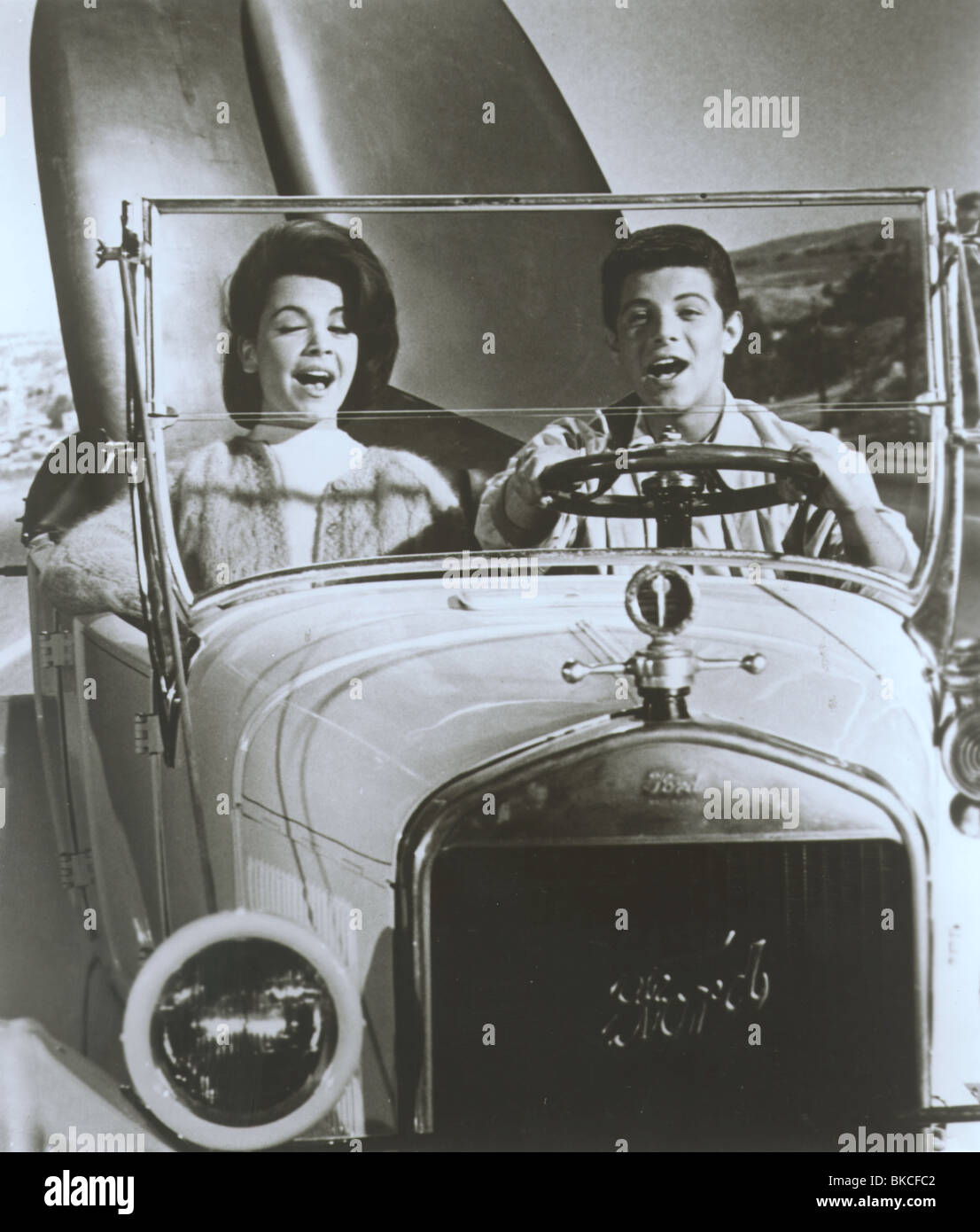 BEACH PARTY (1963) Annette Funicello, Frankie Avalon BEAC 003P Banque D'Images