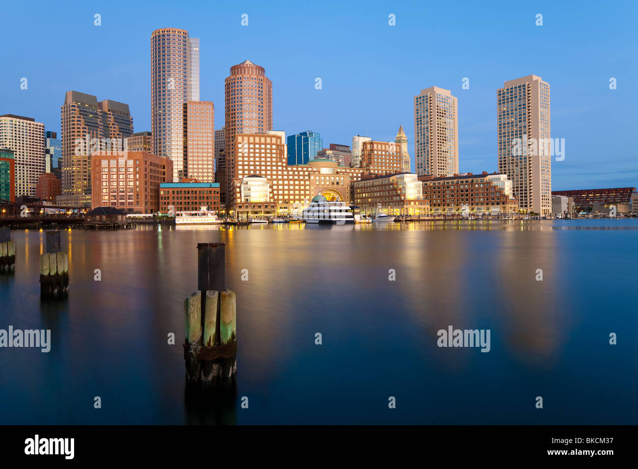 États-unis, Massachusetts, Boston, ville et port intérieur y compris Rowes Wharf at dawn Banque D'Images
