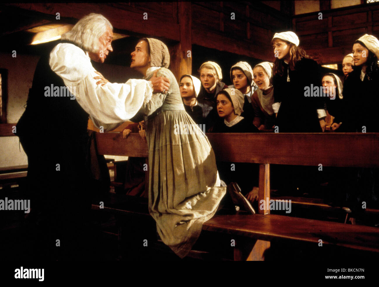 THE CRUCIBLE (1996) PAUL SCOFIELD, KARRON GRAVES CRUC 009 Banque D'Images