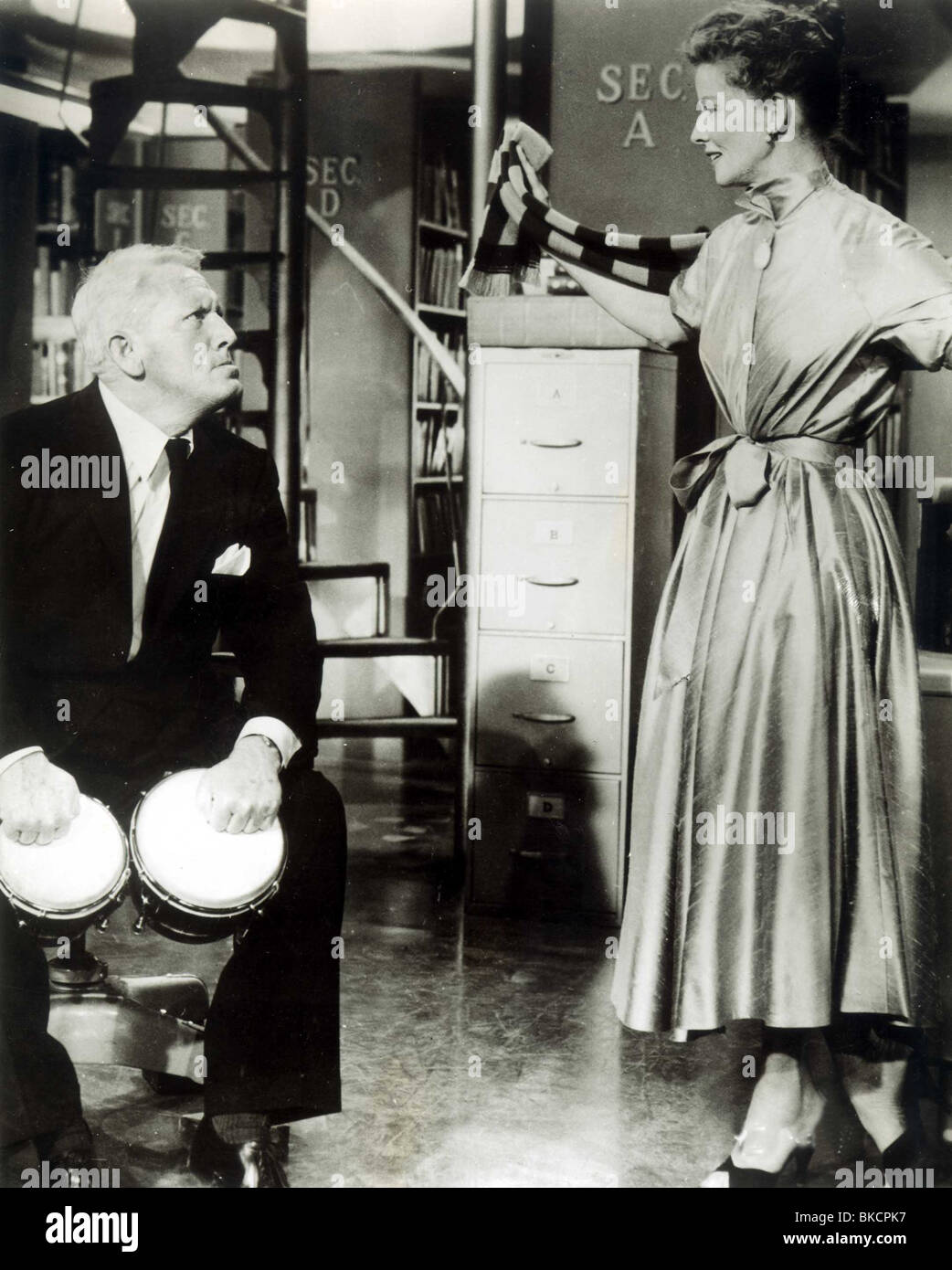 24 (1957) SON AUTRE FEMME (ALT) Spencer Tracy, KATHARINE HEPBURN DKST 002P Banque D'Images
