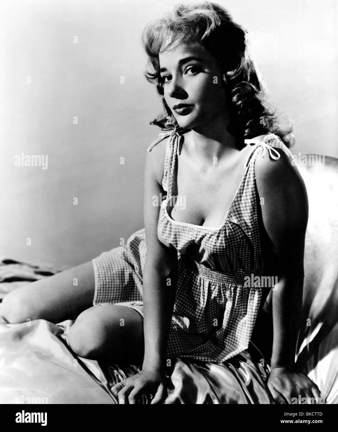 EXPRESSO BONGO (1959) SYLVIA SYMS 011EXBG P Photo Stock - Alamy