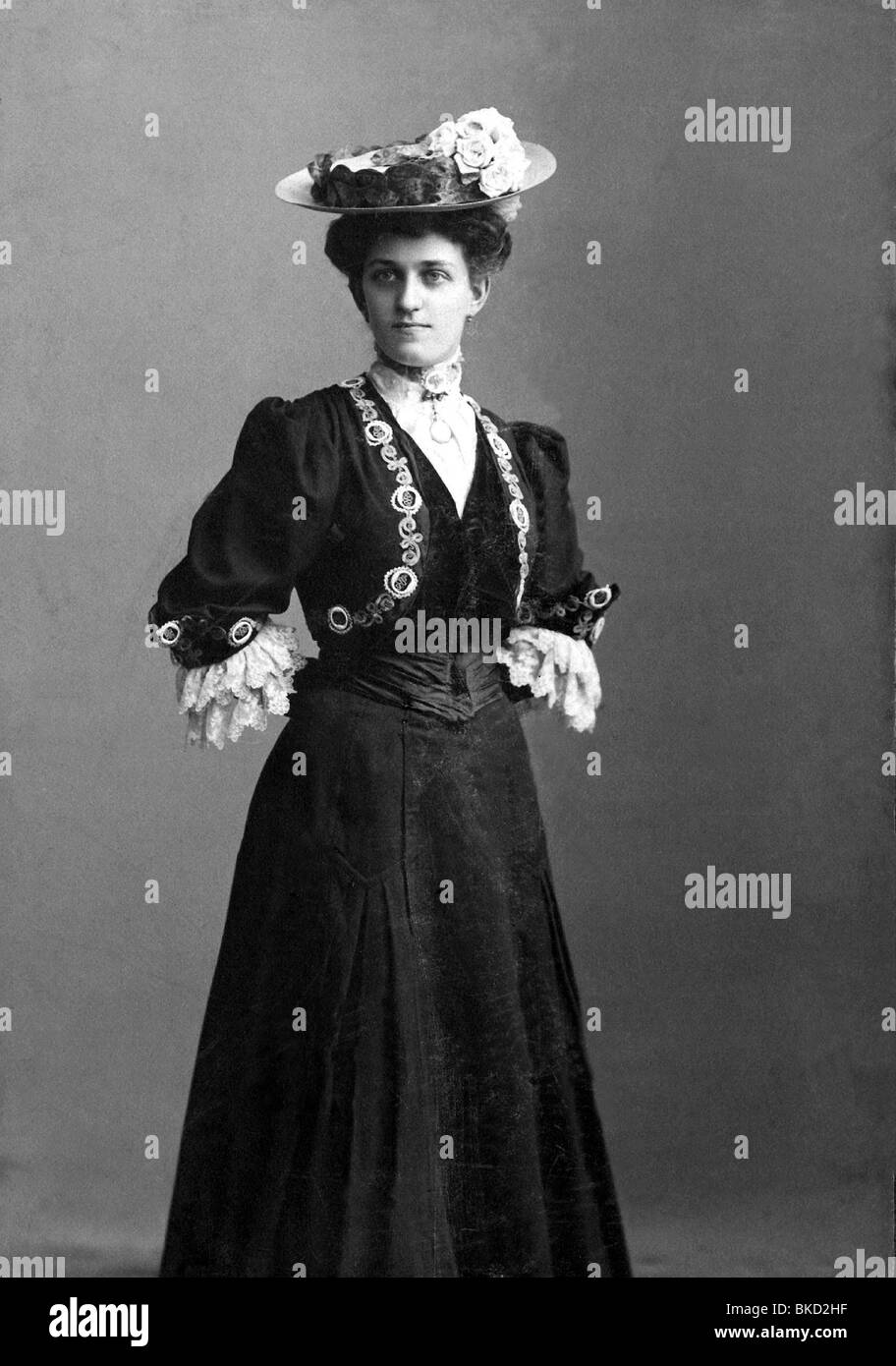 Les gens, les femmes, les femmes avec chapeau, photo d'Oberpollinger,  Munich, vers 1900 Photo Stock - Alamy