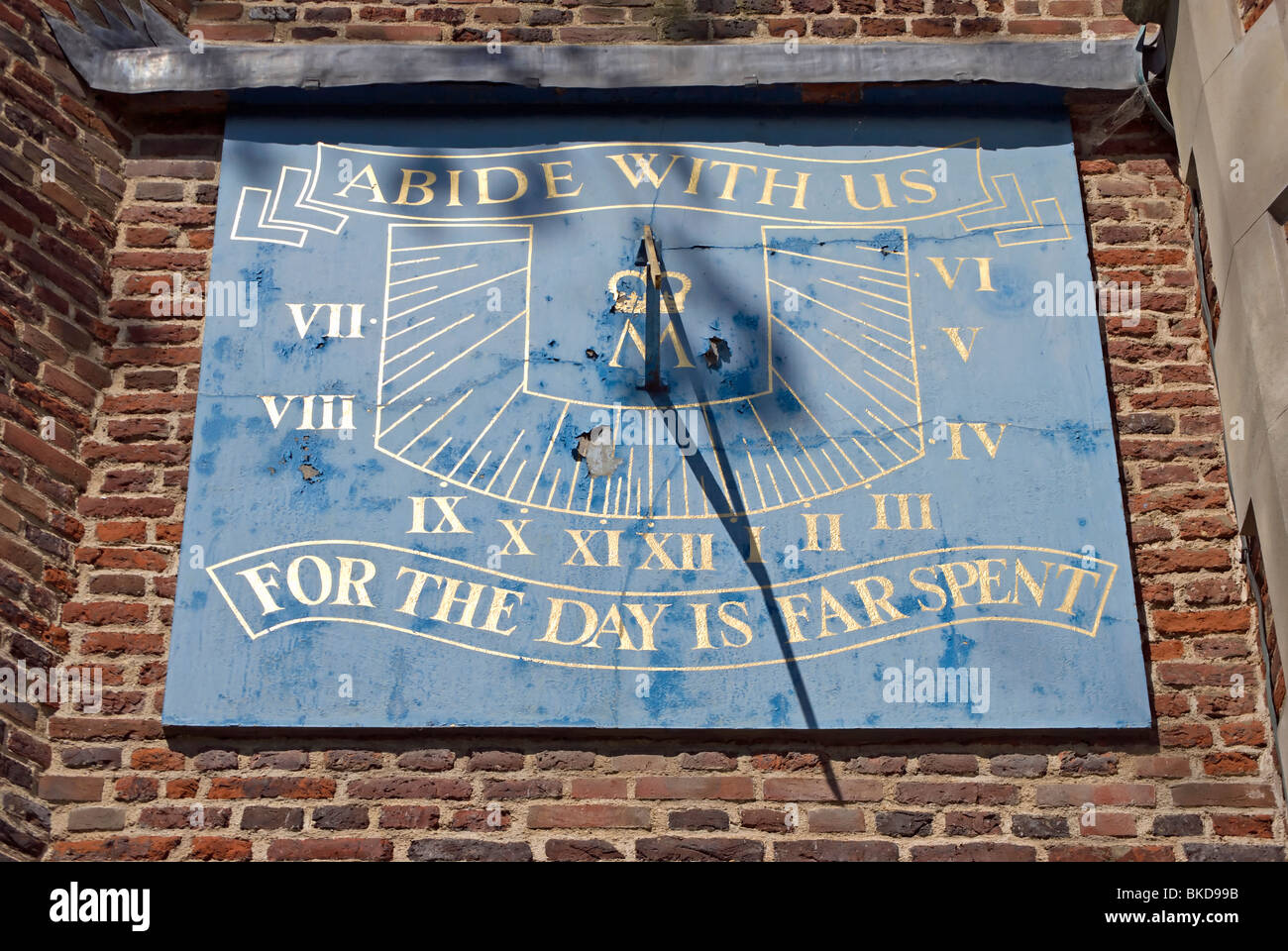 Cadran solaire avec quotatation biblique à l'église St Mary, barnes le sud-ouest de Londres, Angleterre Banque D'Images