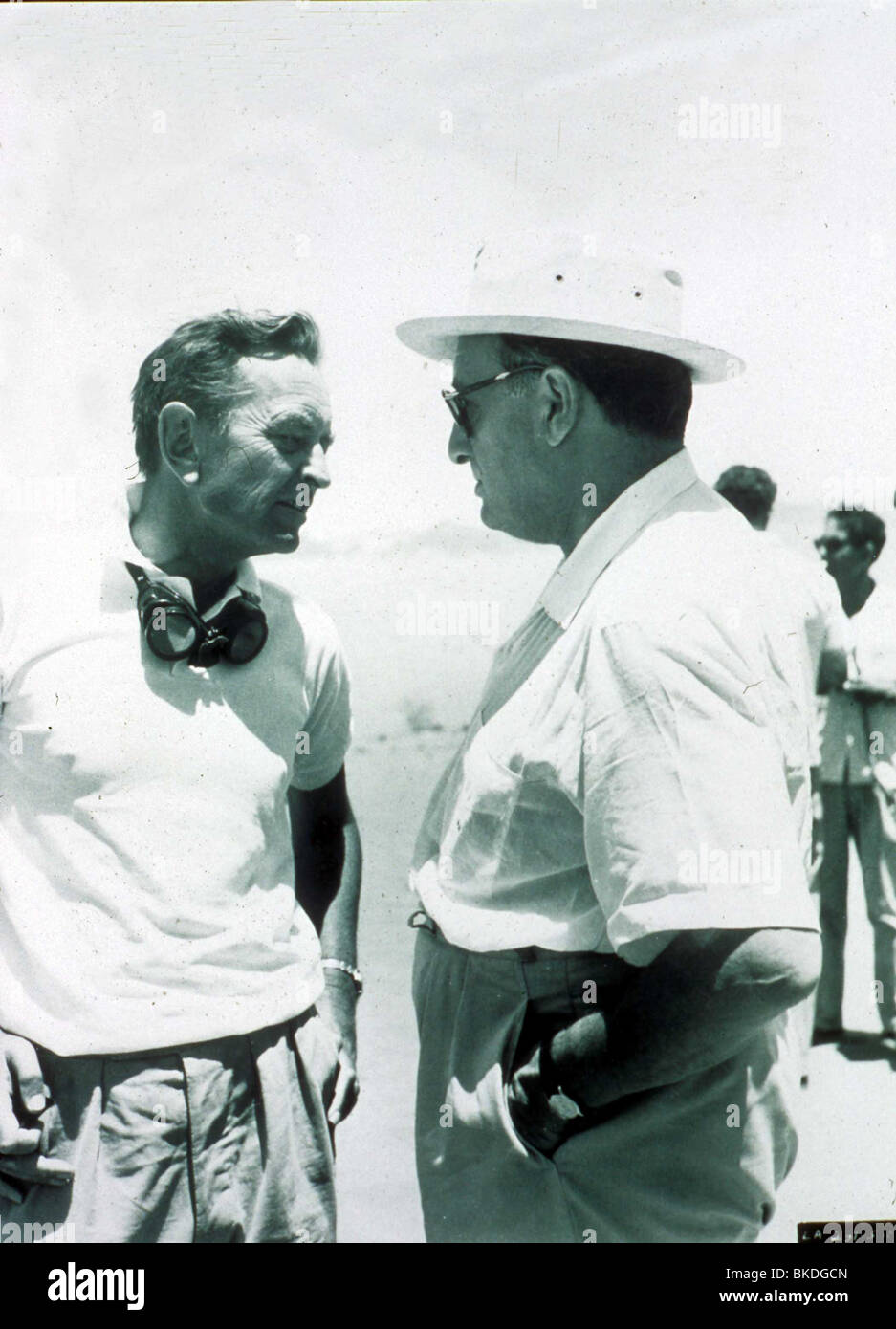 DAVID LEAN (DIR) SUR LAWRENCE D'ARABIE (1962) AVEC SAM SPIEGEL LEAN 021 GN Banque D'Images