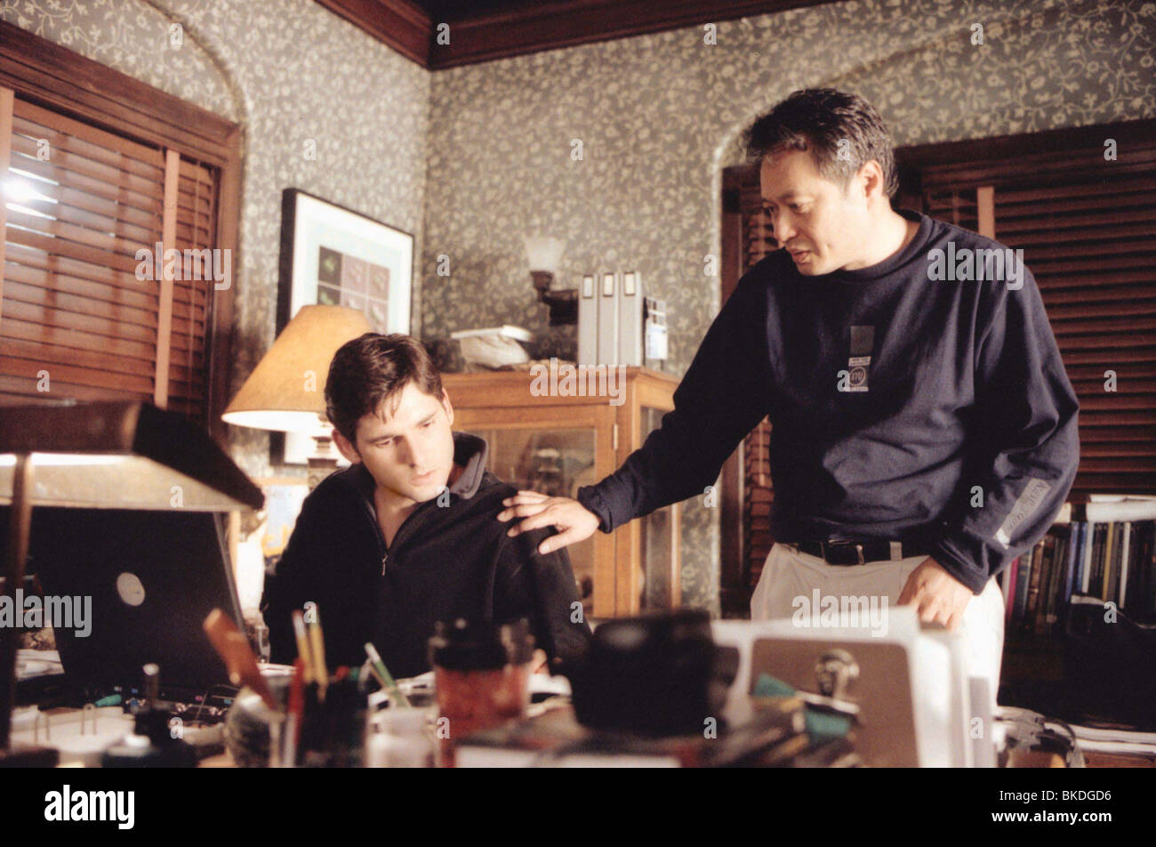 ANG LEE (DIR) O/S 'HULK' (2003) AVEC ERIC BANA GLEE 001-062 Banque D'Images