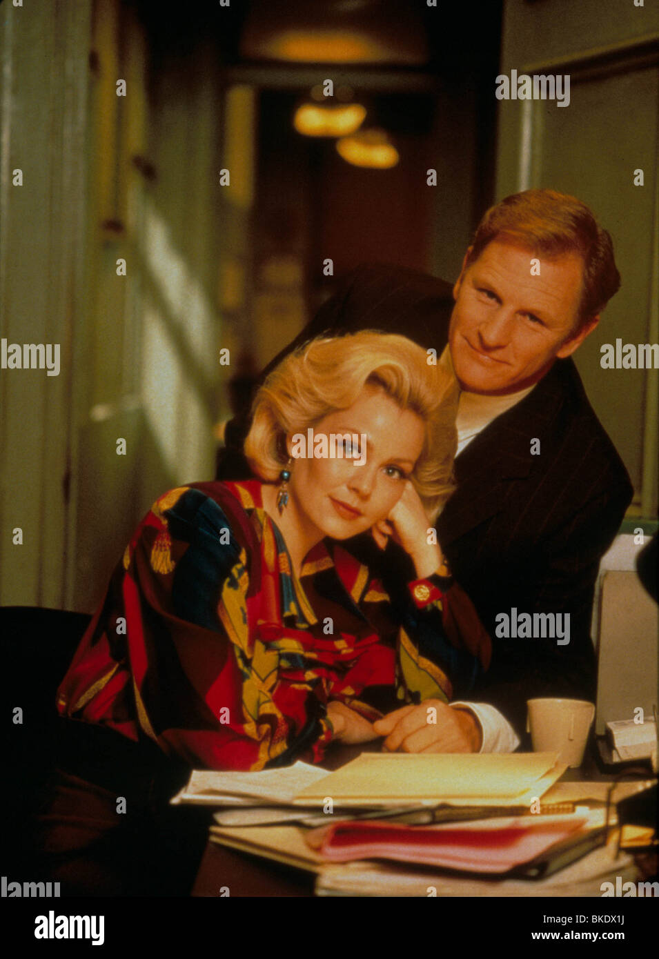 NYPD Blue (TV), Gail O'GRADY, GORDON CLAPP NYP 035 Banque D'Images