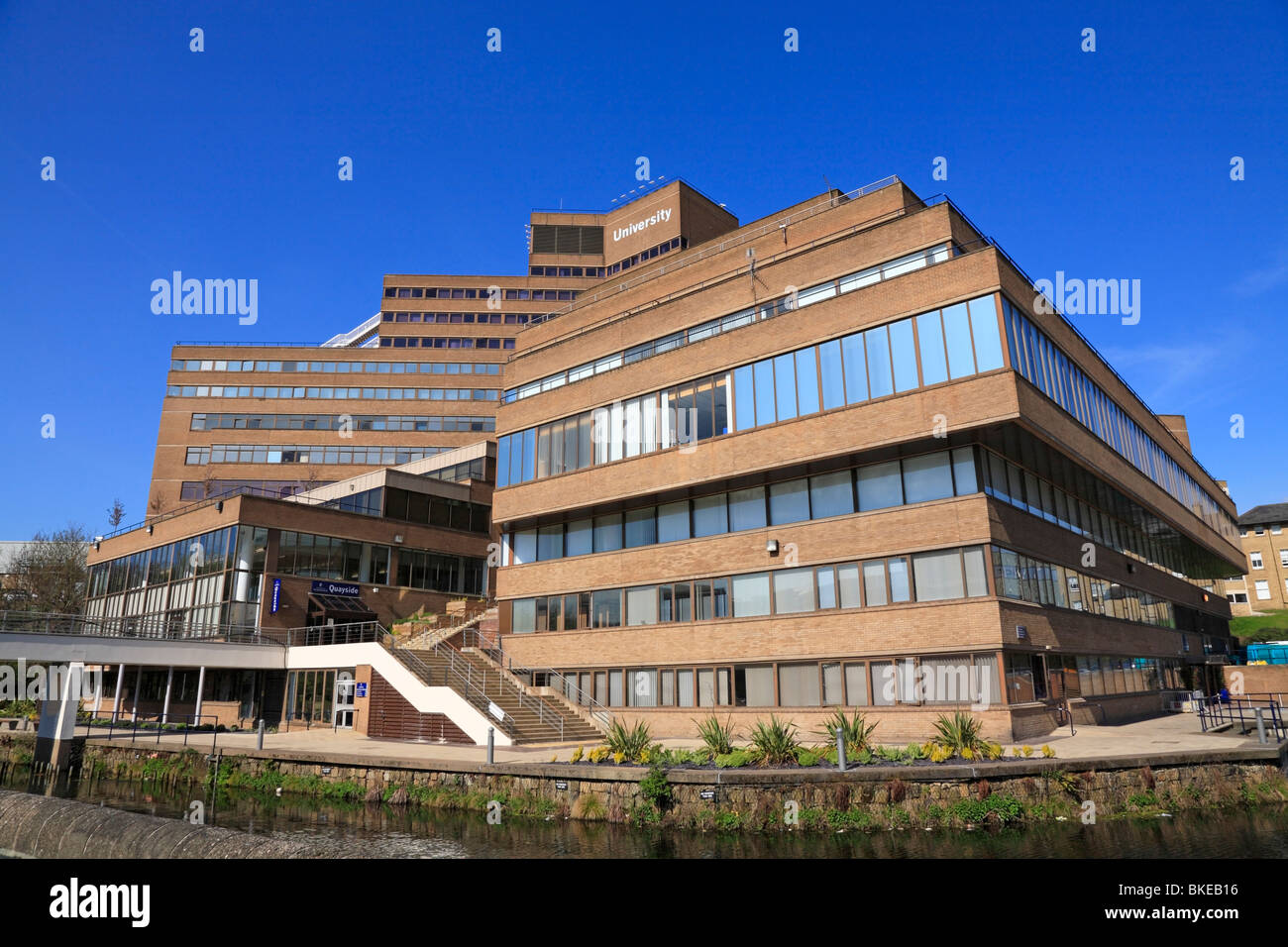 Université de Huddersfield, bâtiment à quai, Huddersfield, West Yorkshire, Angleterre, Royaume-Uni. Banque D'Images