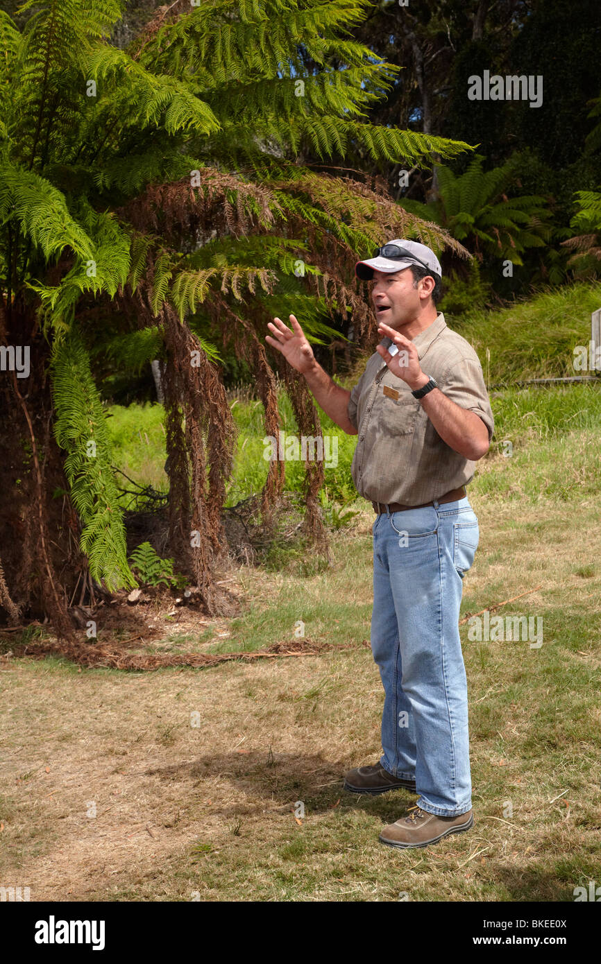 Tour Guide, Sarah Island (station), la culpabilité historique port Maquarie, dans l'ouest de la Tasmanie, Australie Banque D'Images