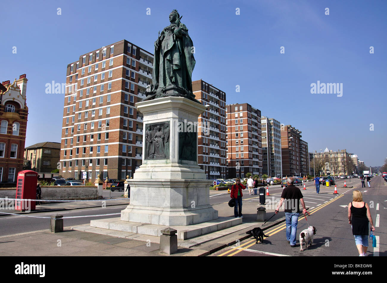 Statue de la reine Victoria, Grand Avenue, Hove, East Sussex, Angleterre, Royaume-Uni Banque D'Images