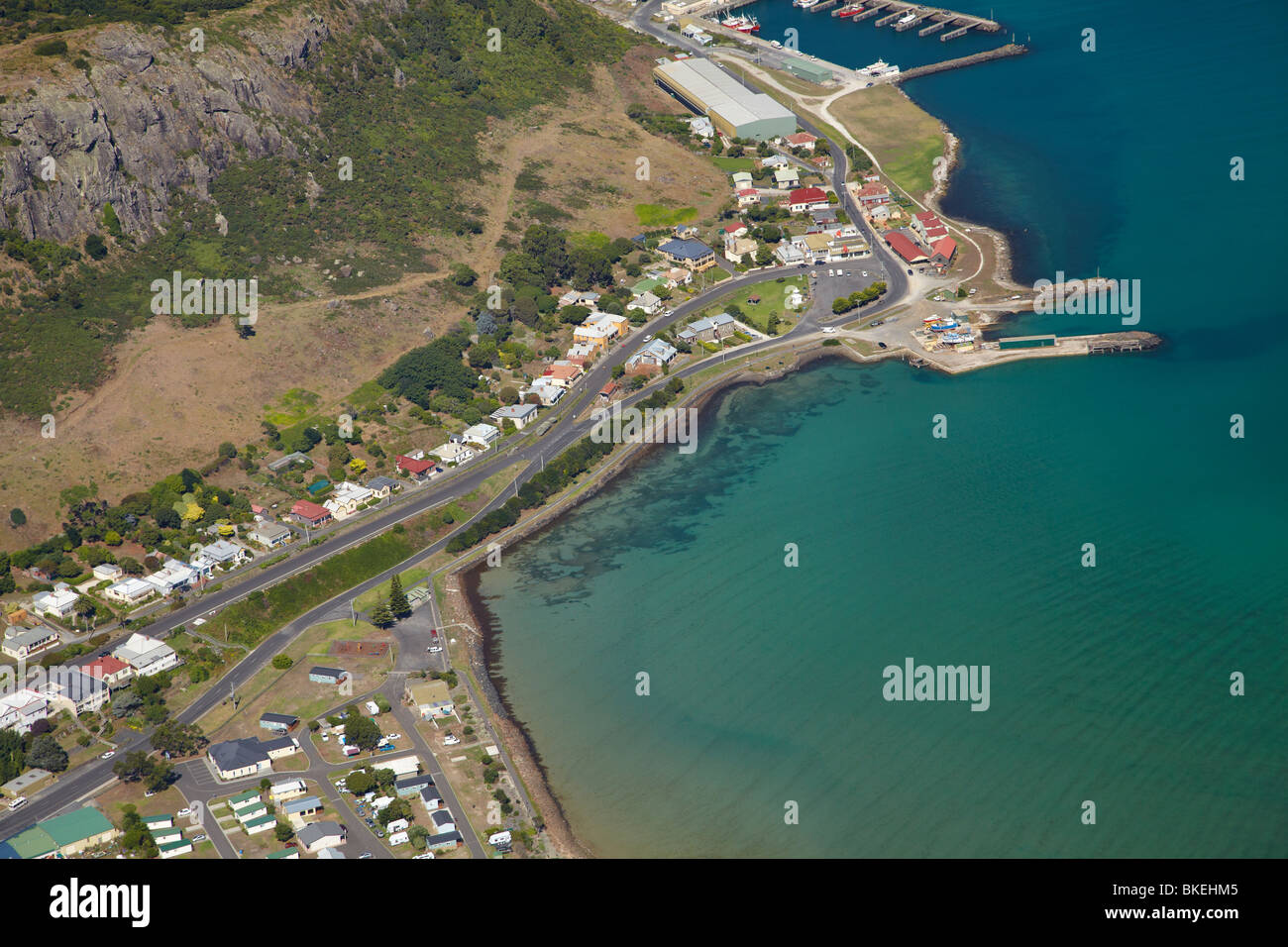 Stanley et 'l'écrou' (tête circulaire), et Sawyer Bay, au nord-ouest de la Tasmanie, Australie - vue aérienne Banque D'Images