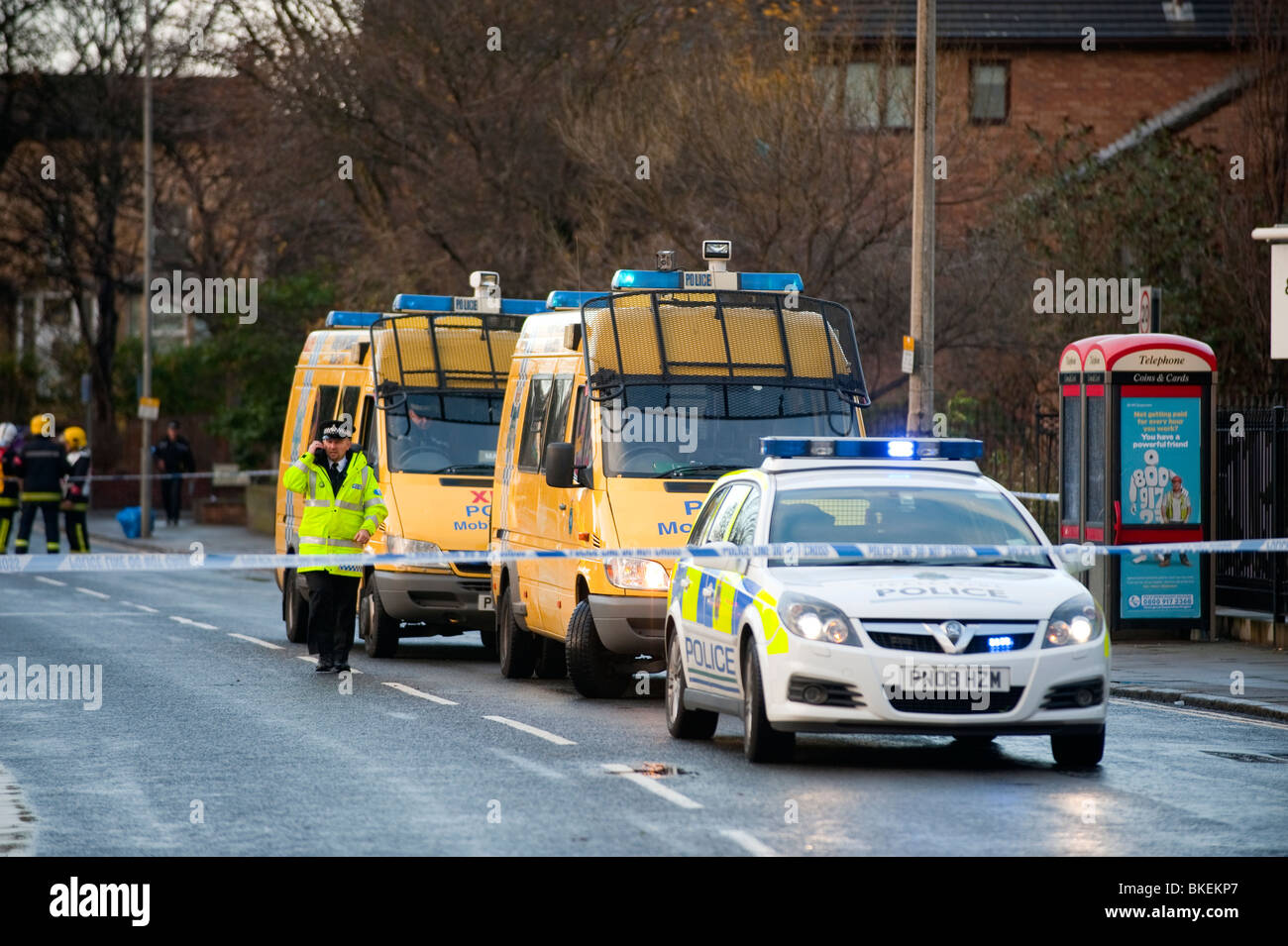 Les véhicules de police encercler l'incident de la rue Banque D'Images
