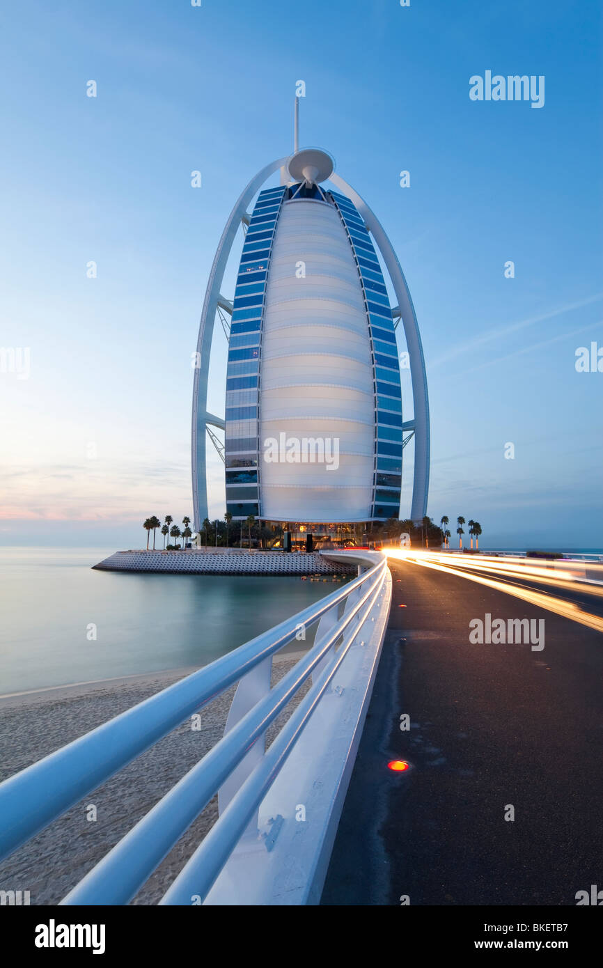 Le luxueux hôtel Burj Al Arab, DUBAÏ, ÉMIRATS ARABES UNIS, Émirats Arabes Unis Banque D'Images
