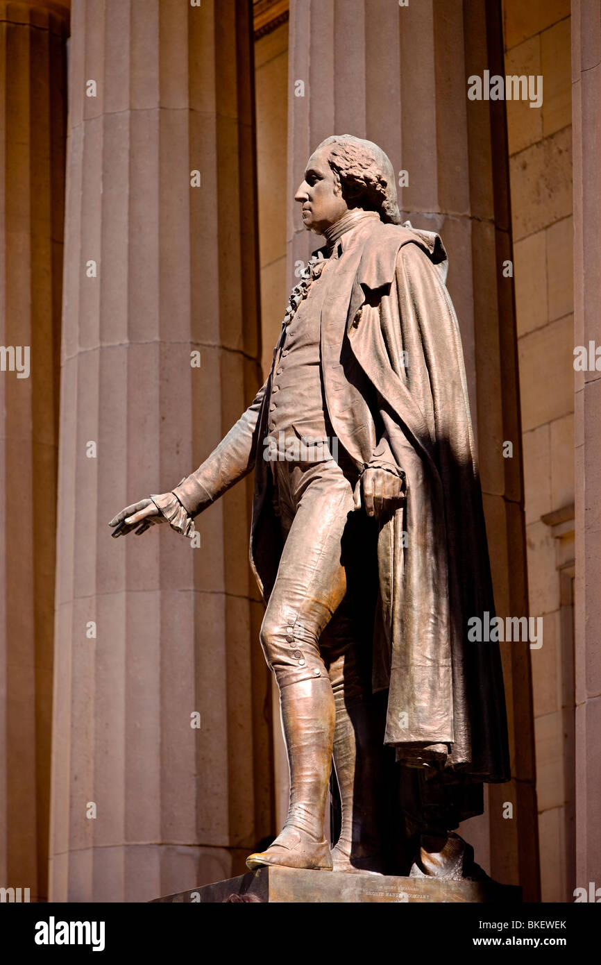 Statue de George Washington sur le site de son premier discours en 1789 à Wall Street, New York City USA Banque D'Images