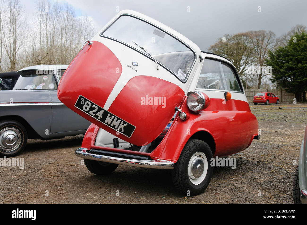 BMW Isetta voiture bulle avec la porte avant ouverte Banque D'Images