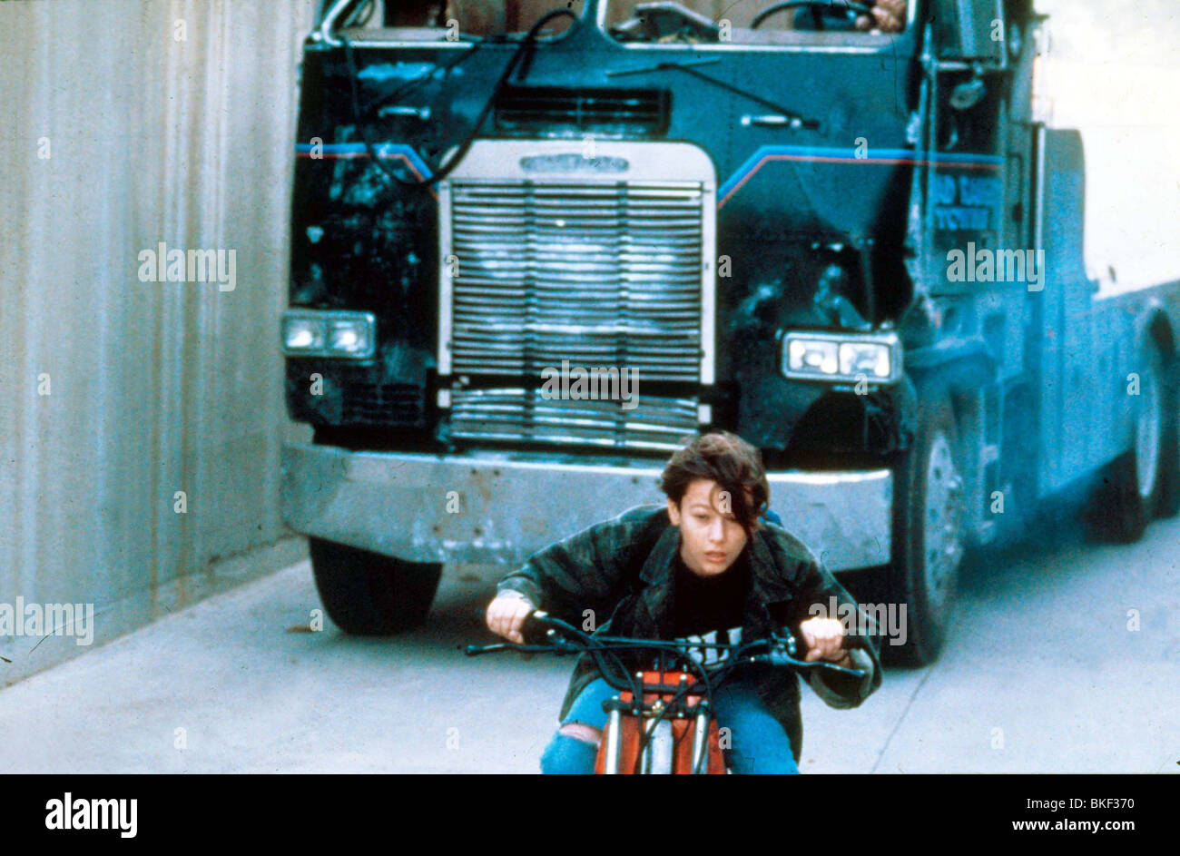 TERMINATOR 2 : JUDGMENT DAY (1991) EDWARD FURLONG TR2 099 Photo Stock ...