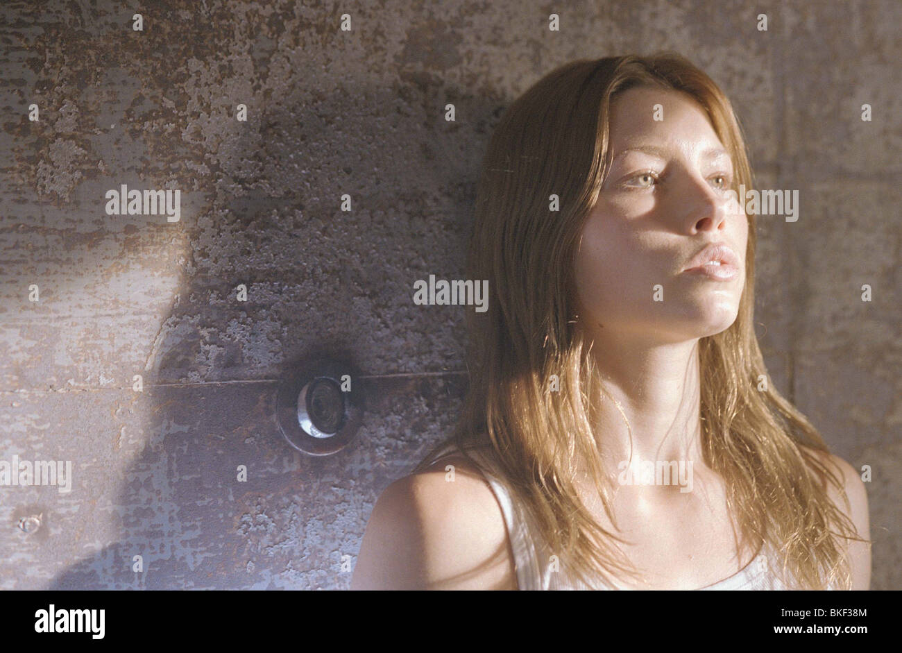 Le Texas Chainsaw Massacre (2003) Jessica Biel TEXM 001-06 Banque D'Images